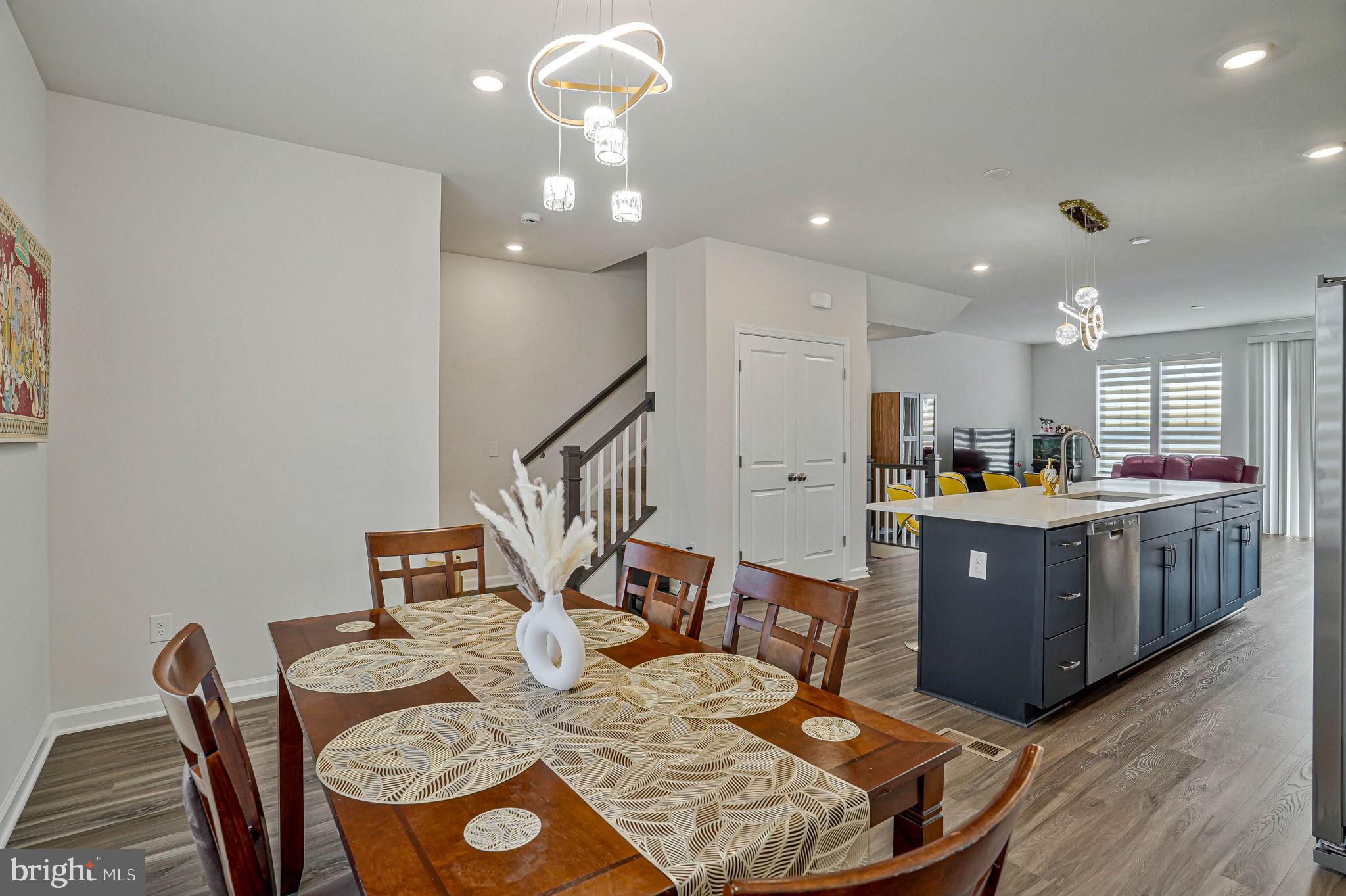 JEFFERSON SQUARE - Residential