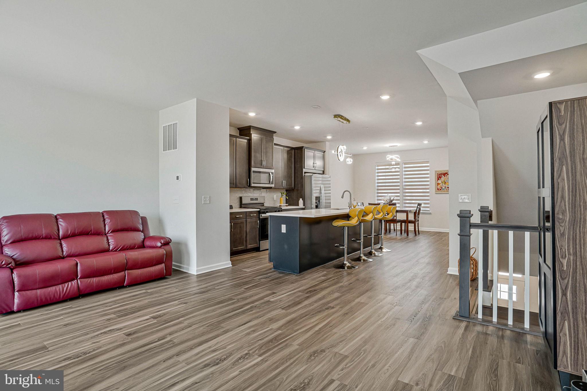 JEFFERSON SQUARE - Residential