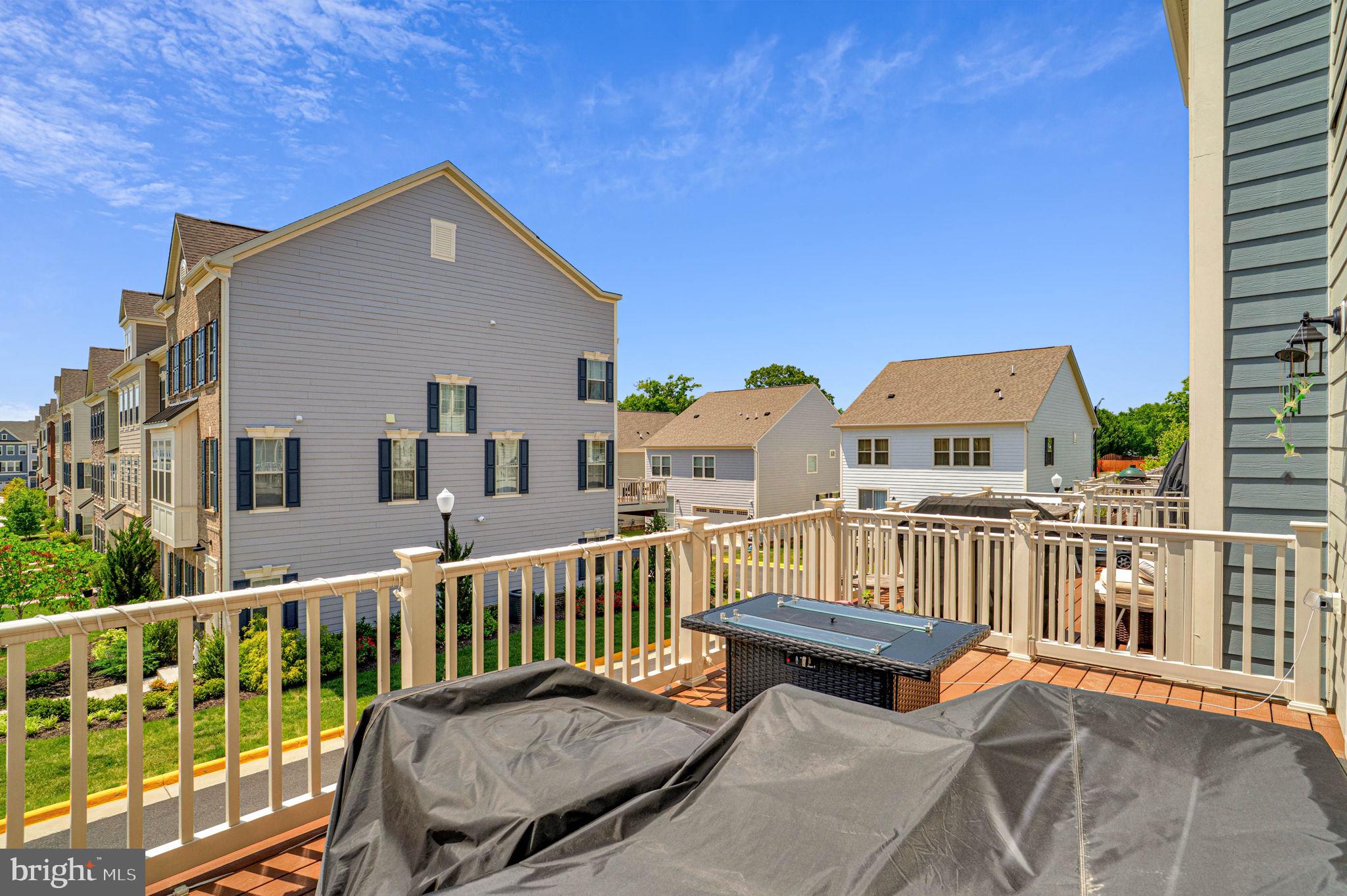 JEFFERSON SQUARE - Residential