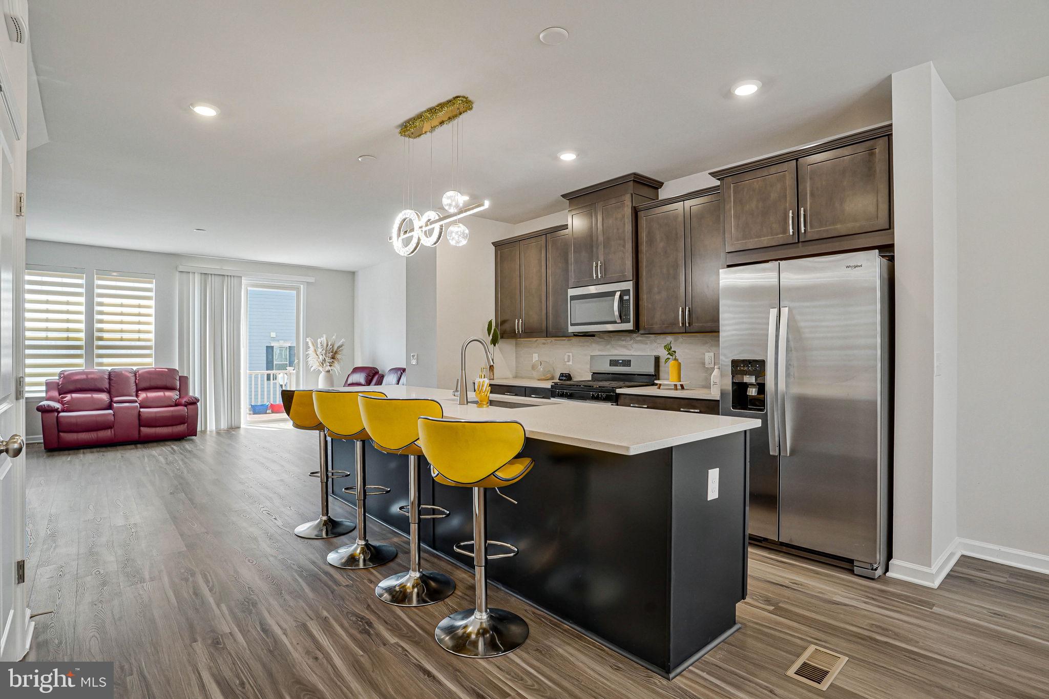 JEFFERSON SQUARE - Residential