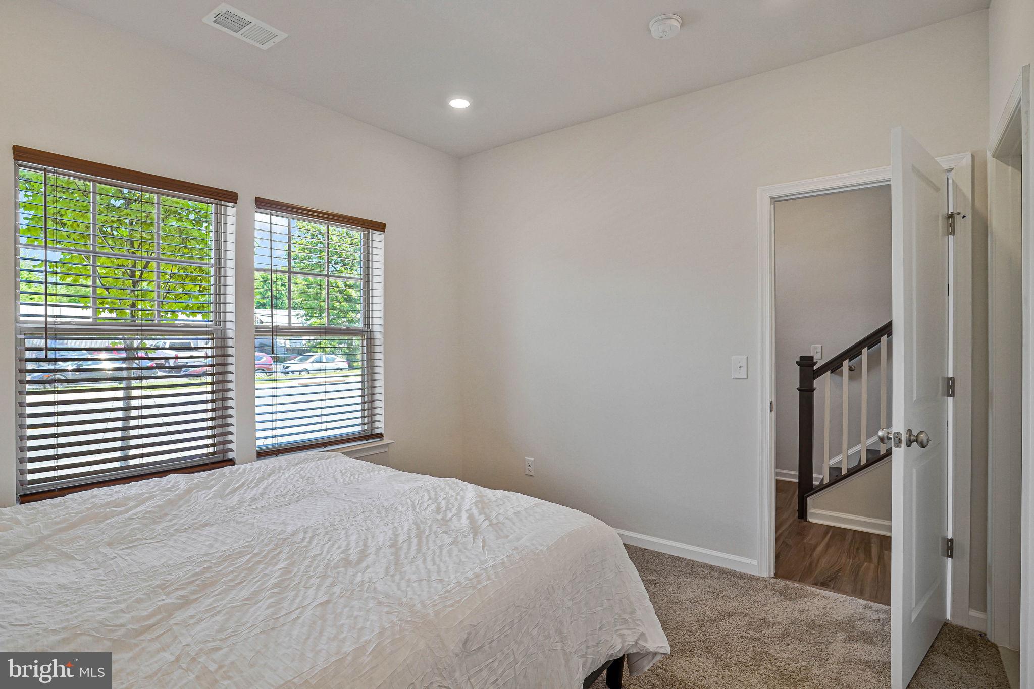 JEFFERSON SQUARE - Residential