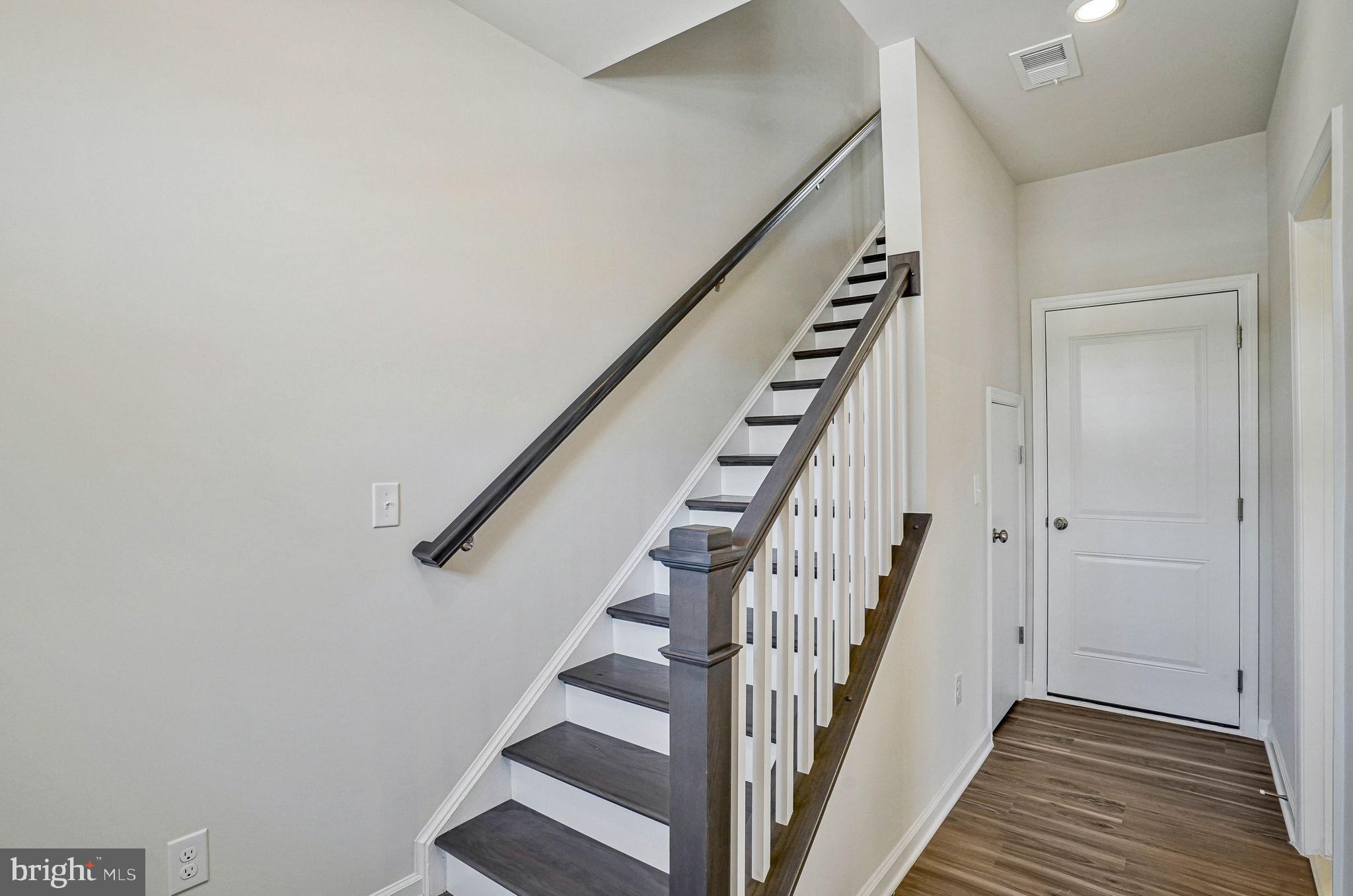 JEFFERSON SQUARE - Residential