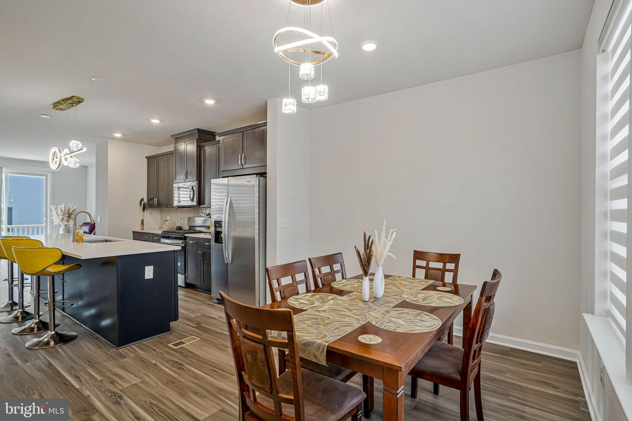 JEFFERSON SQUARE - Residential