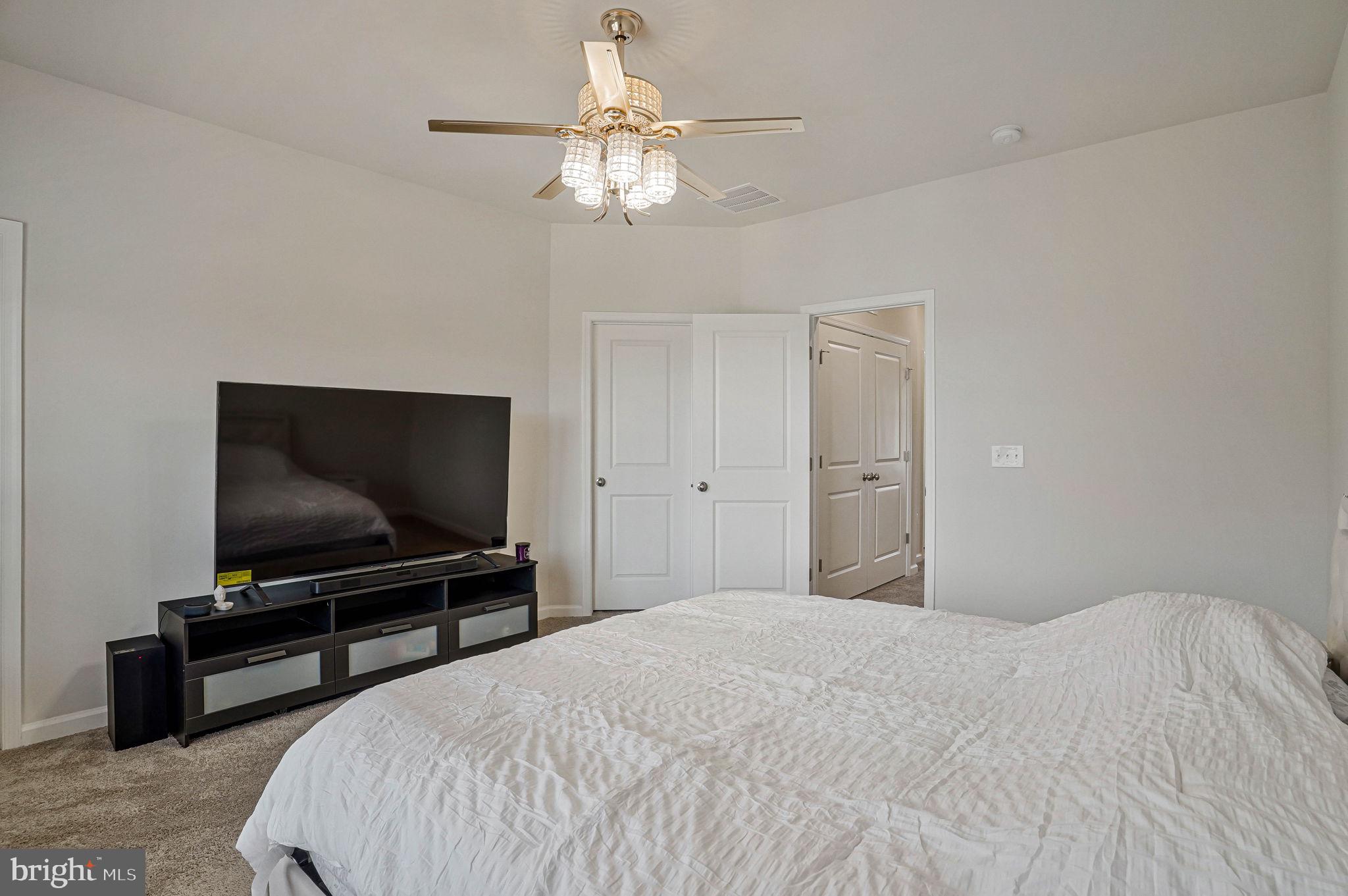 JEFFERSON SQUARE - Residential