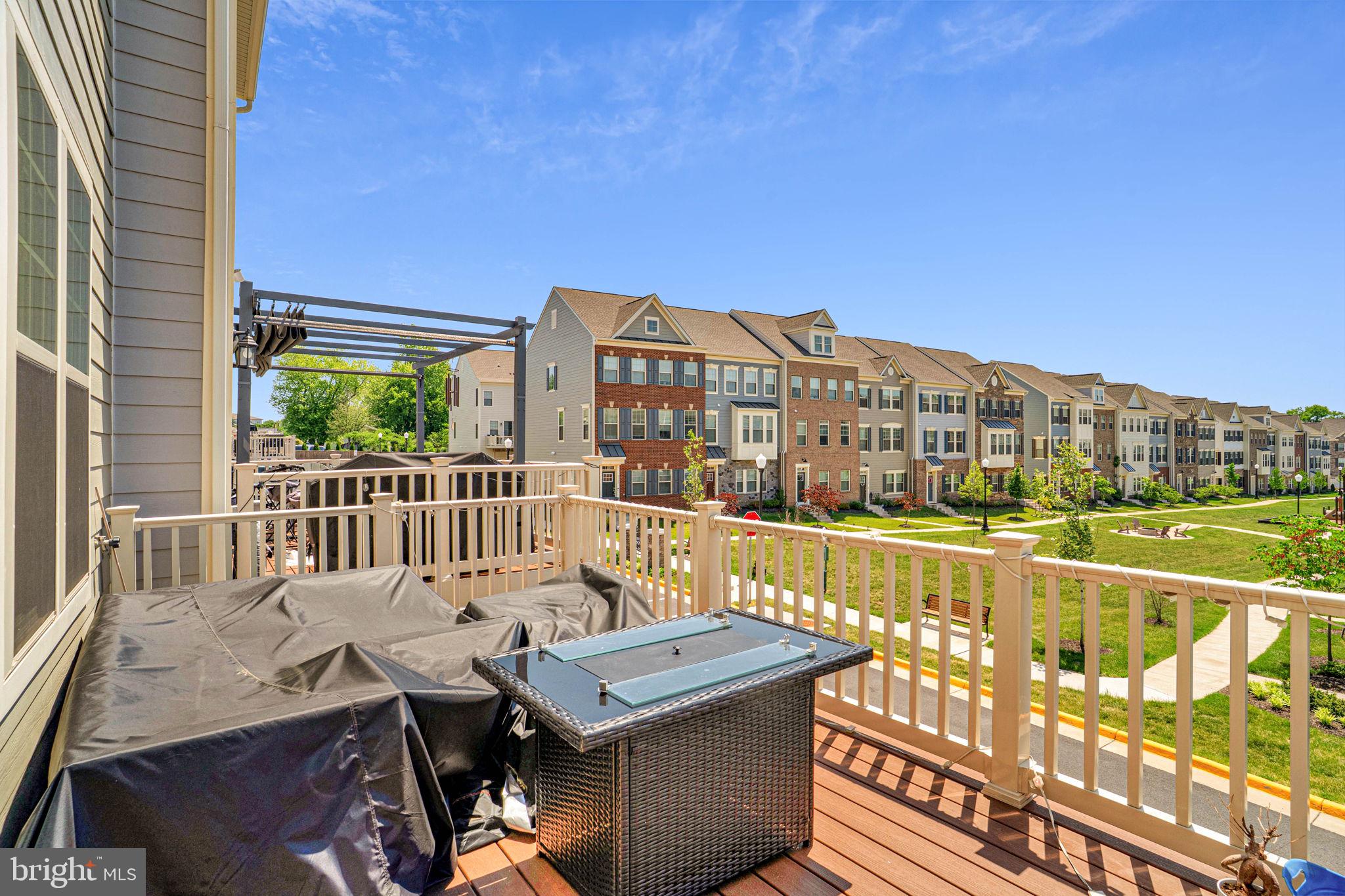 JEFFERSON SQUARE - Residential