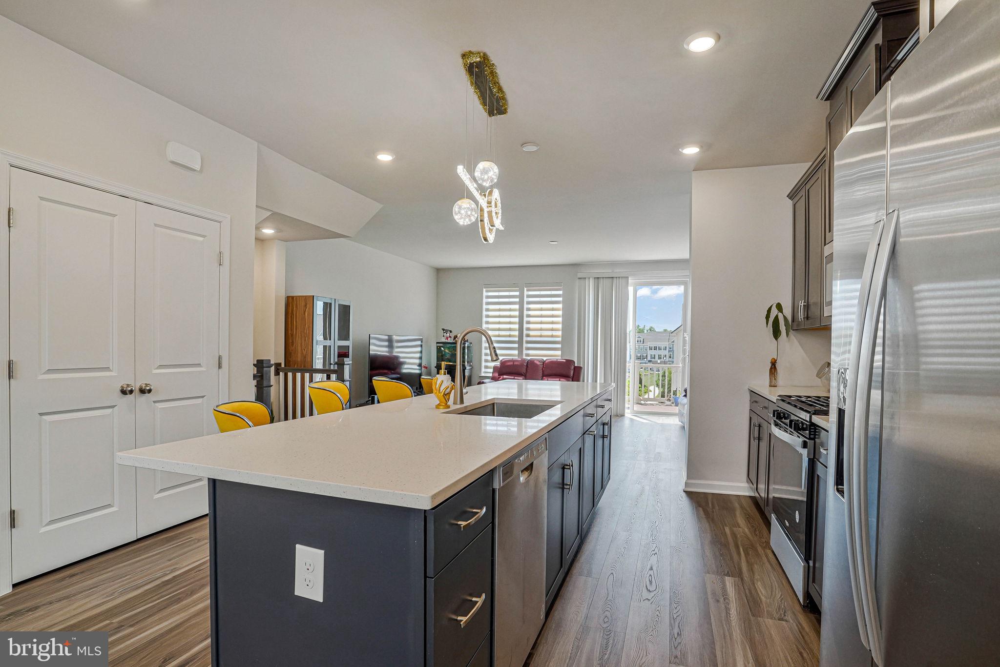 JEFFERSON SQUARE - Residential