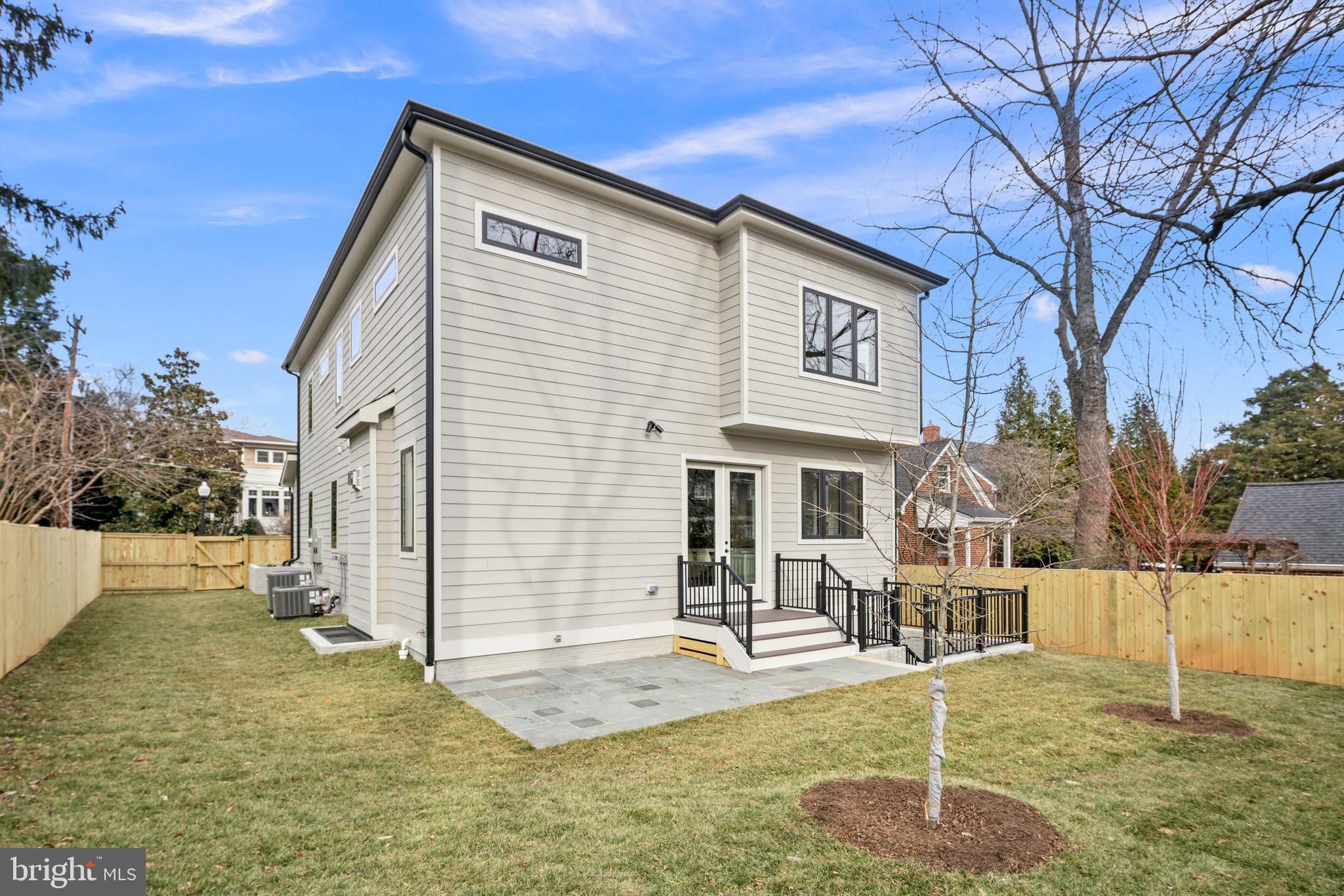 OVERLEE - Residential