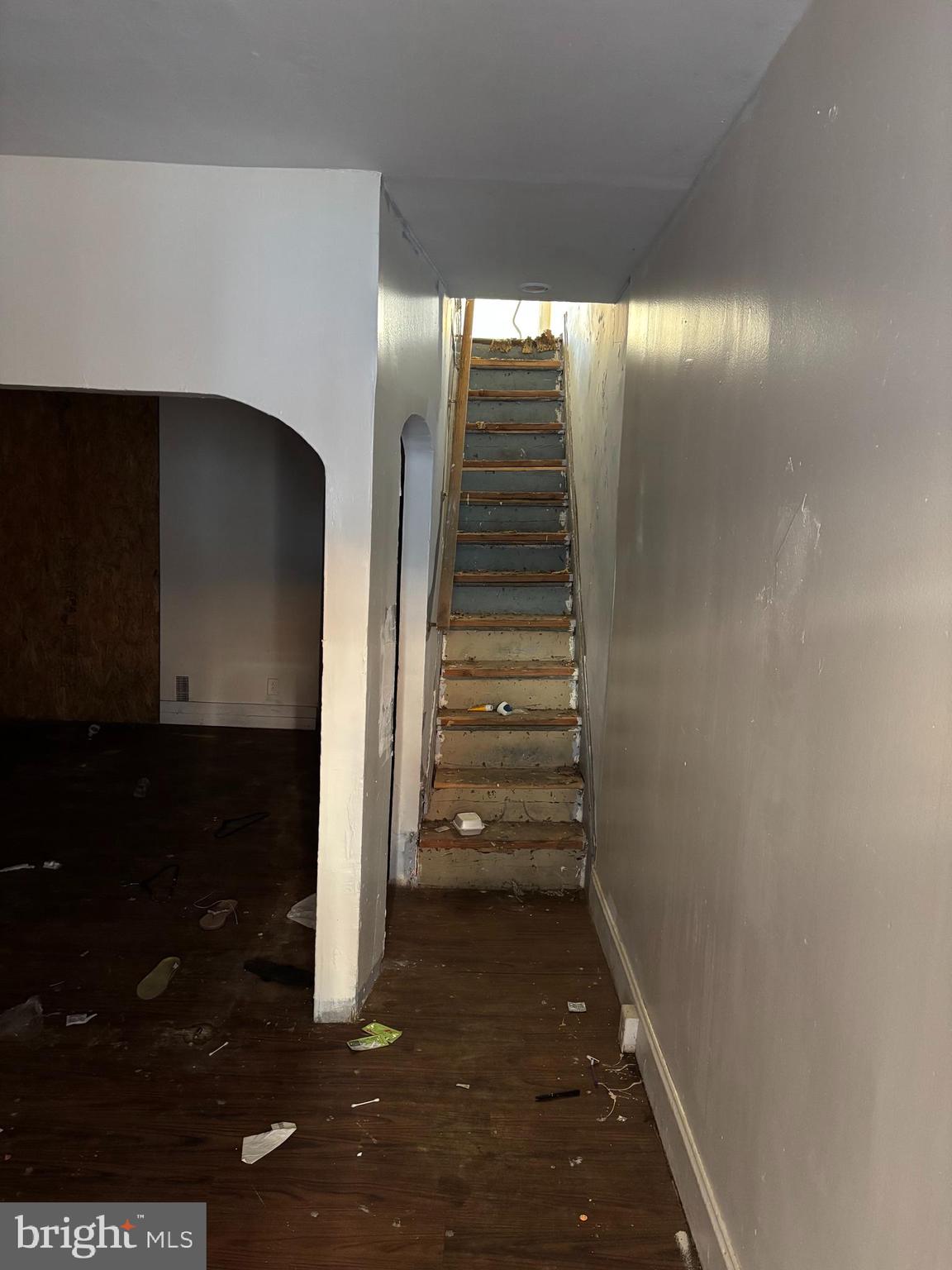 EAST KENSINGTON - Residential