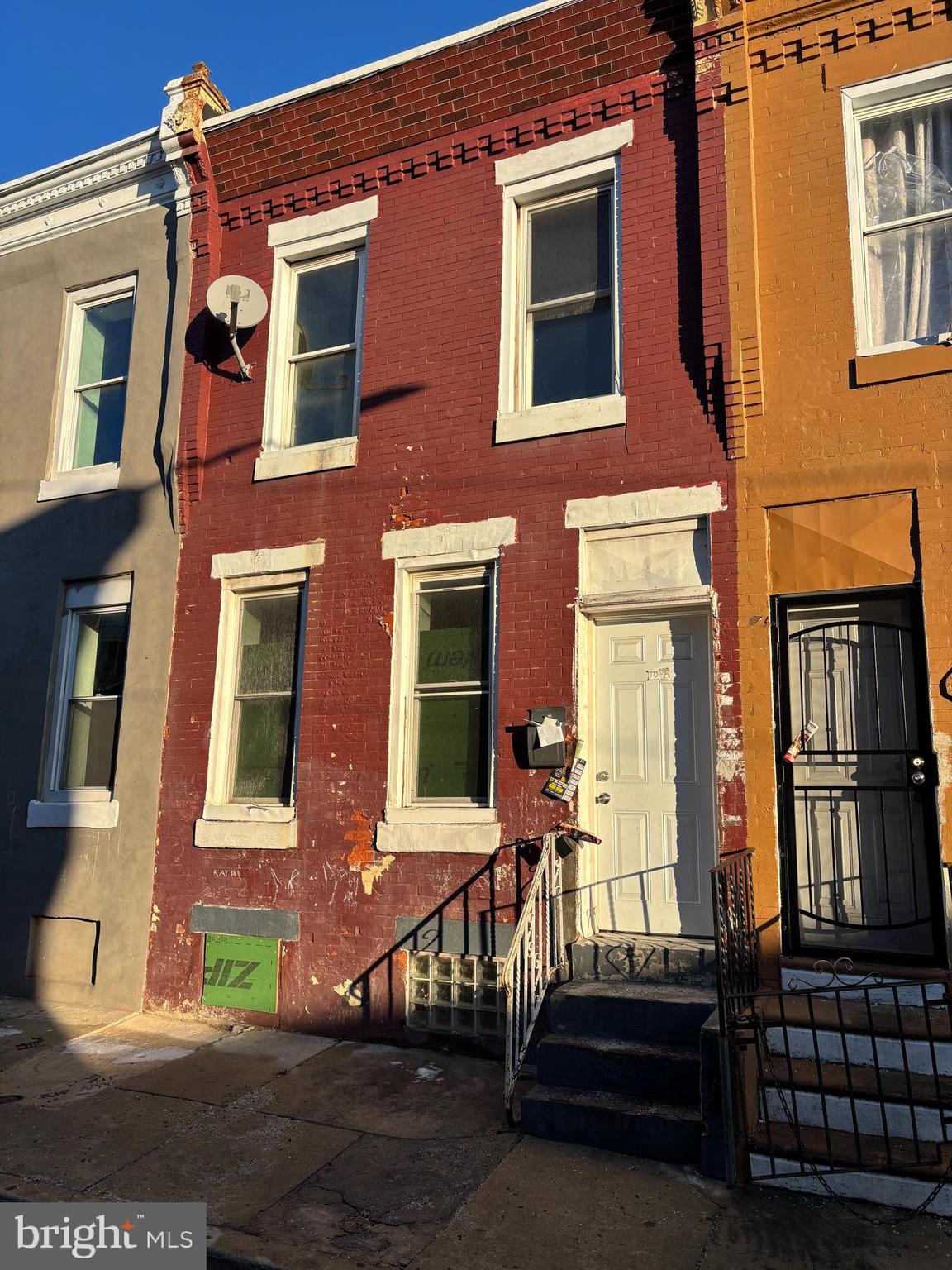 EAST KENSINGTON - Residential