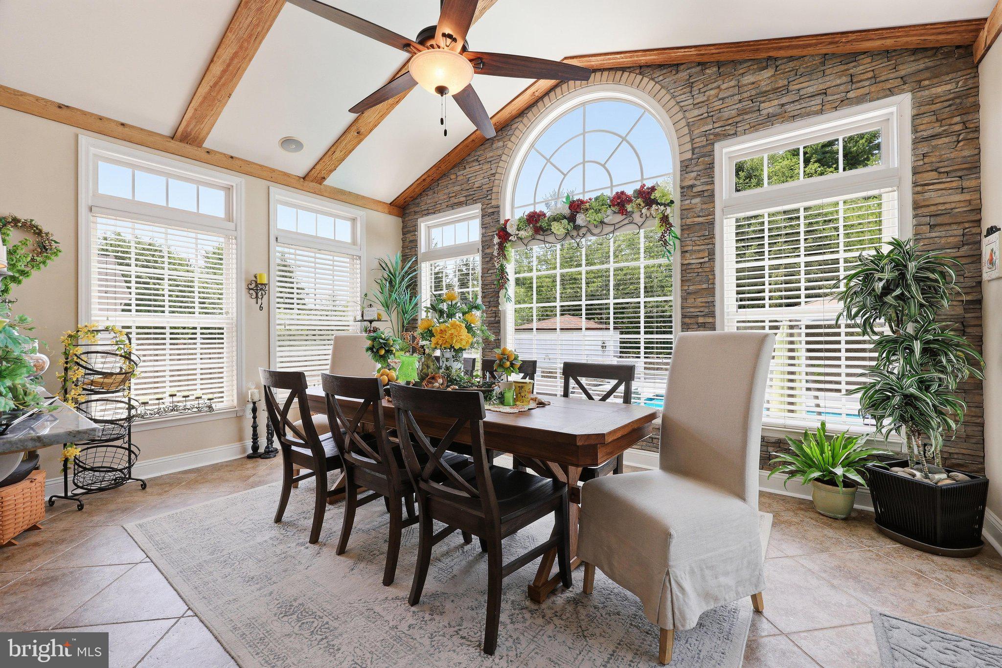 SUN MEADOW - Residential