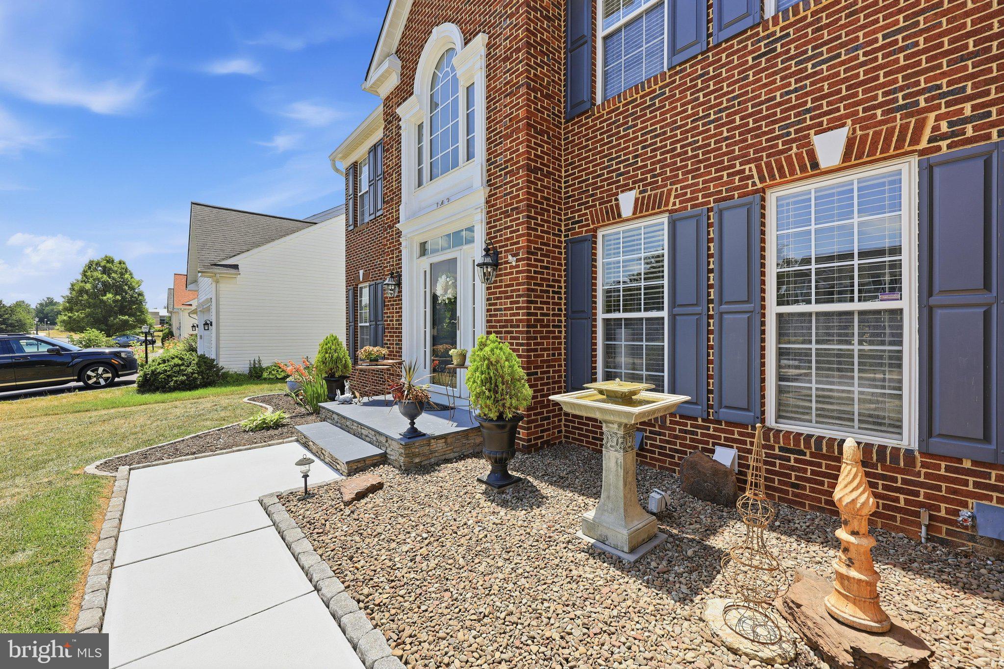 SUN MEADOW - Residential