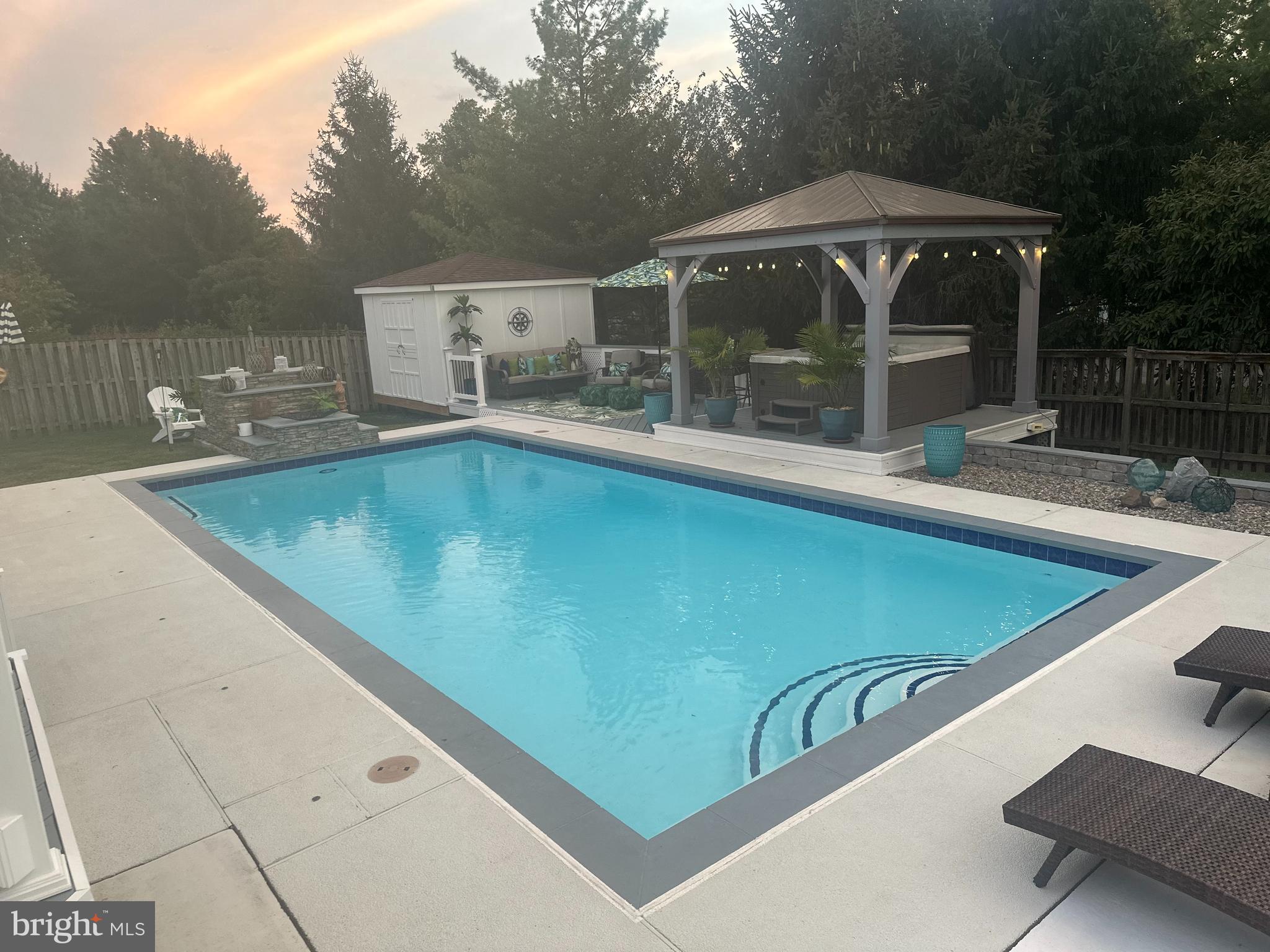 SUN MEADOW - Residential
