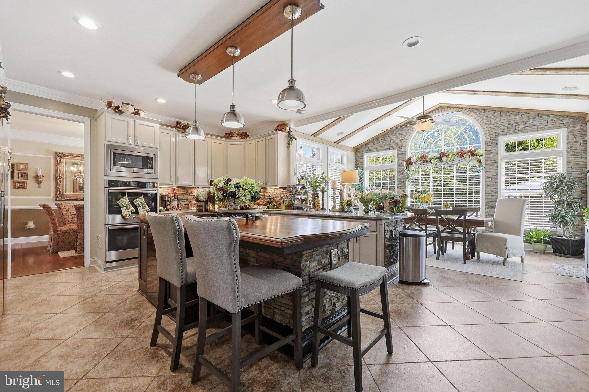 SUN MEADOW - Residential