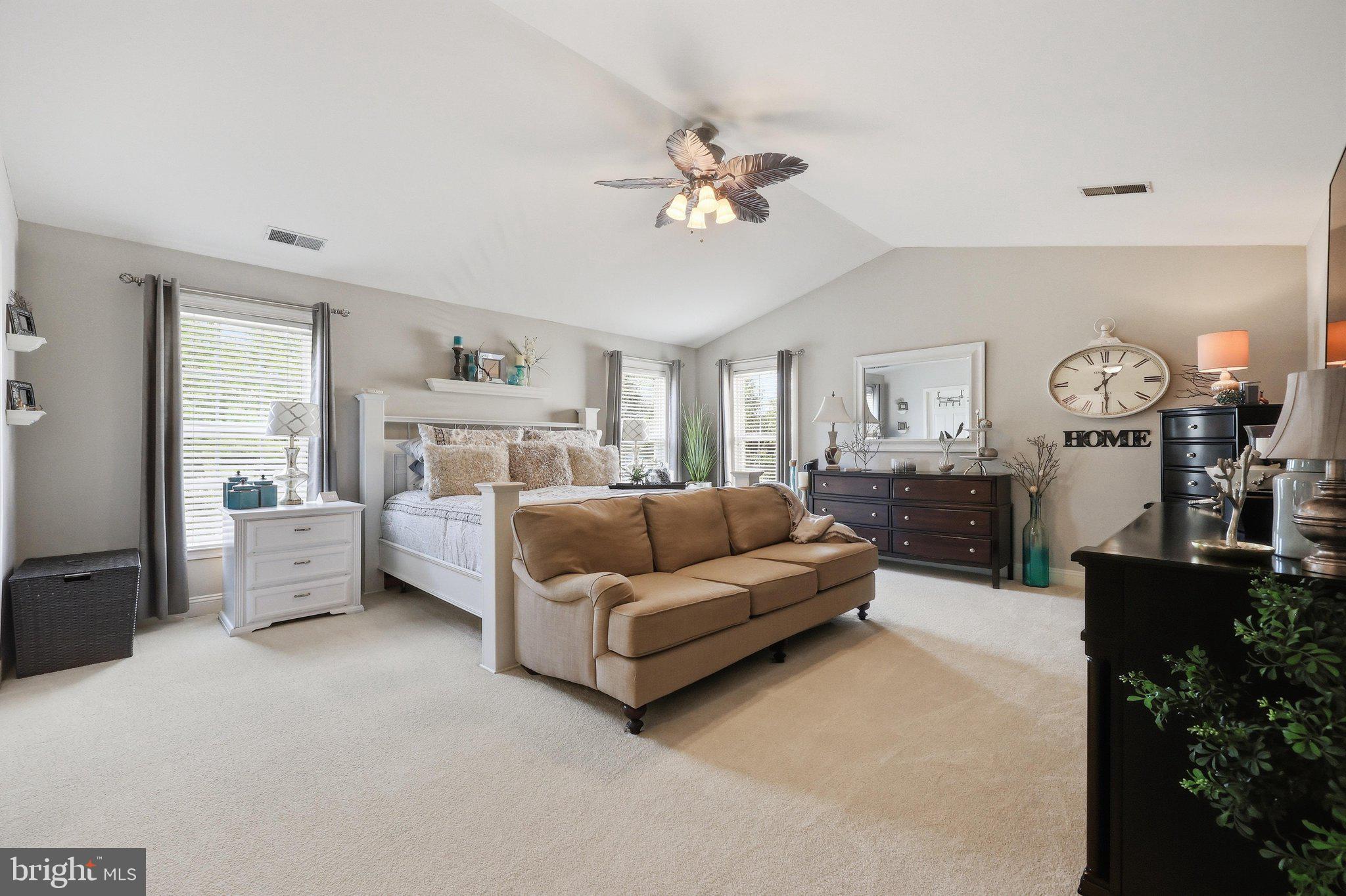 SUN MEADOW - Residential