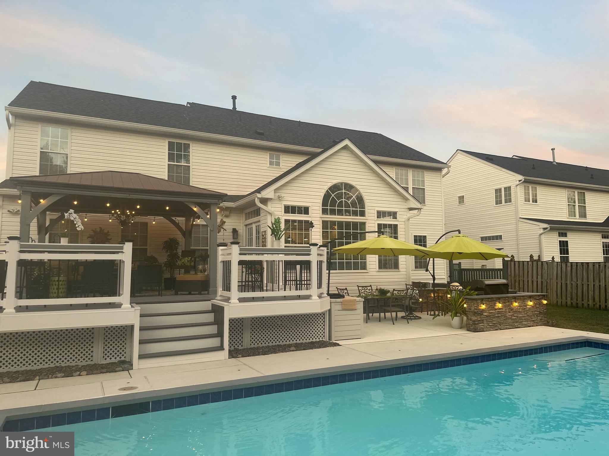 SUN MEADOW - Residential