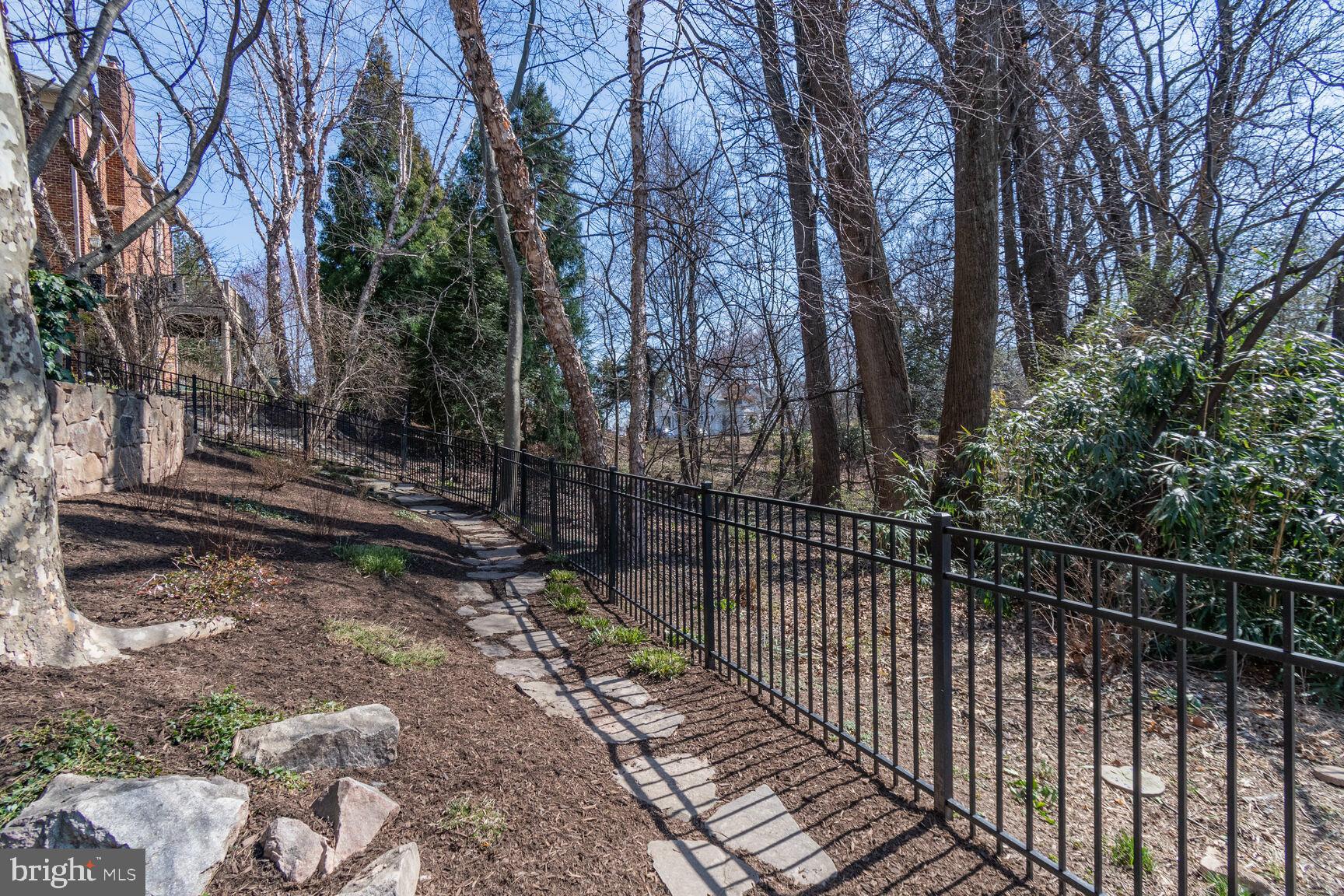 LORCOM RIDGE - Residential