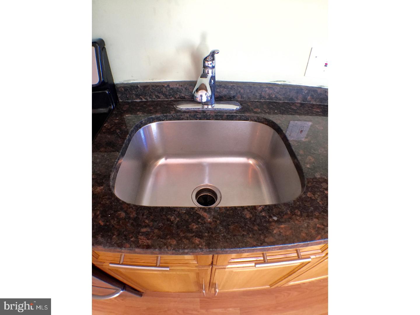 UNIVERSITY CITY - Residential Lease