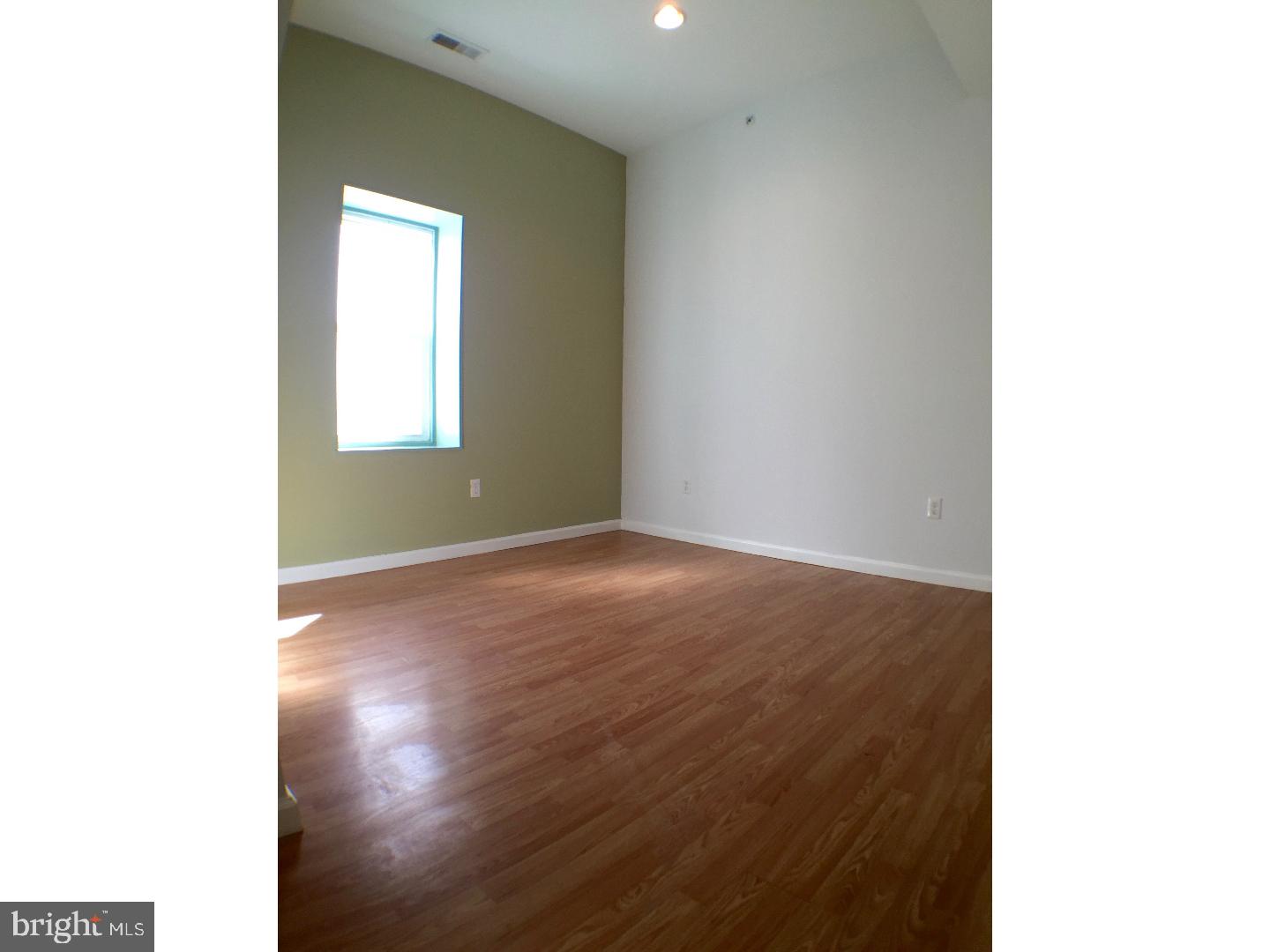 UNIVERSITY CITY - Residential Lease