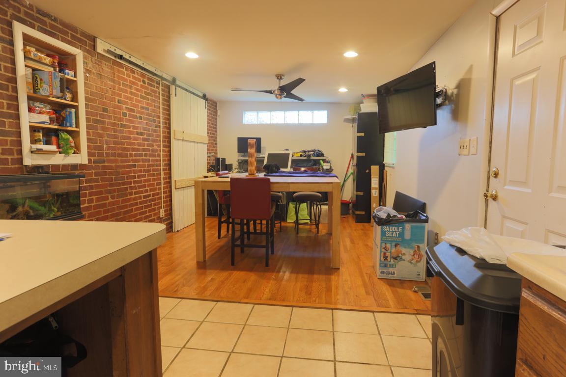 WINDSOR HILLS - Residential