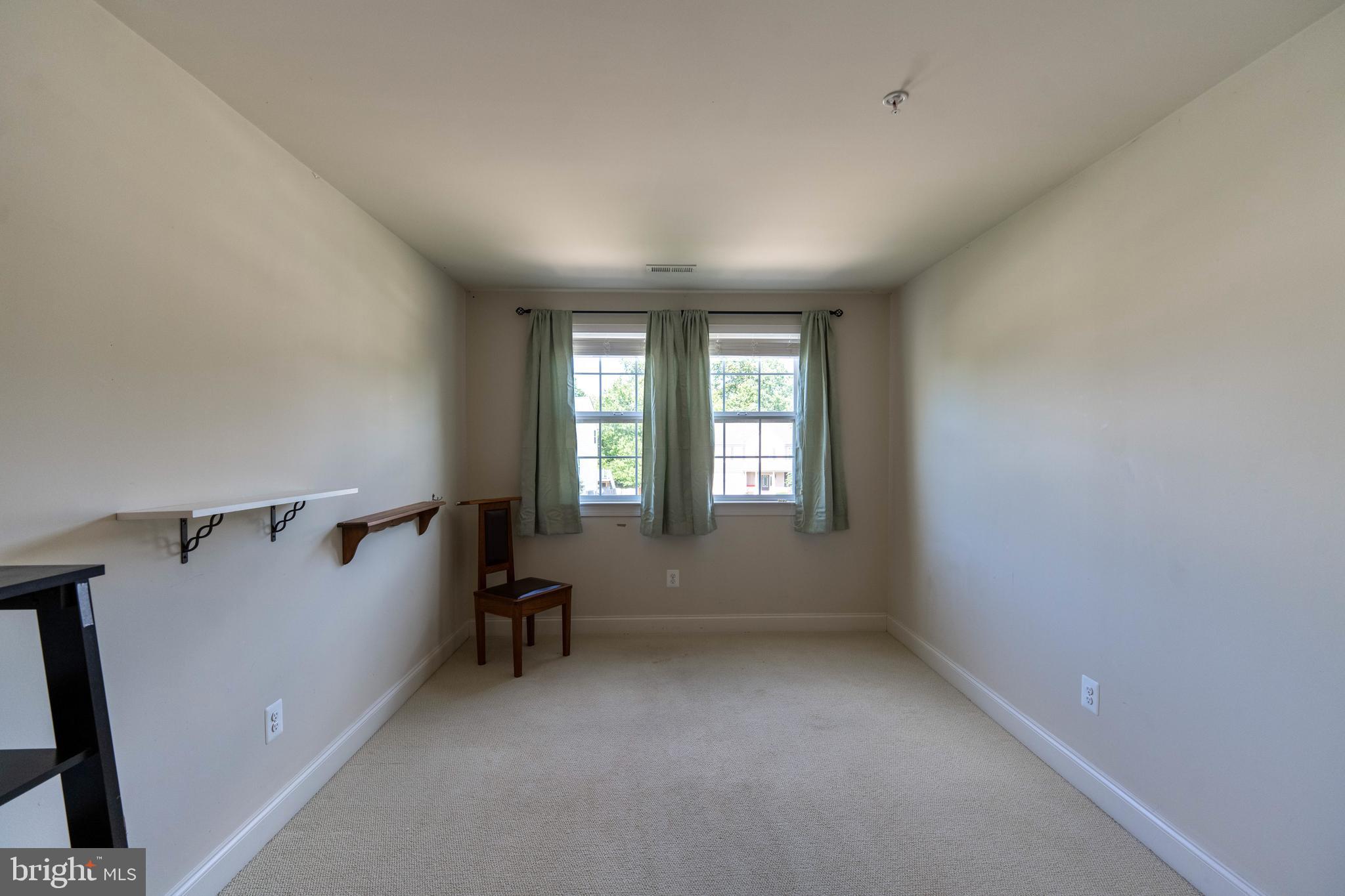 PEMBROOKE - Residential