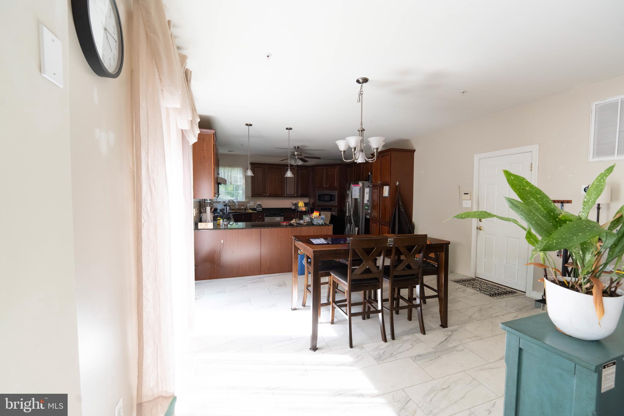 PEMBROOKE - Residential