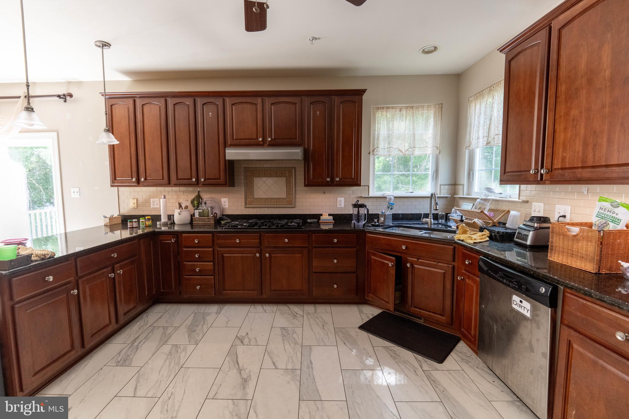 PEMBROOKE - Residential
