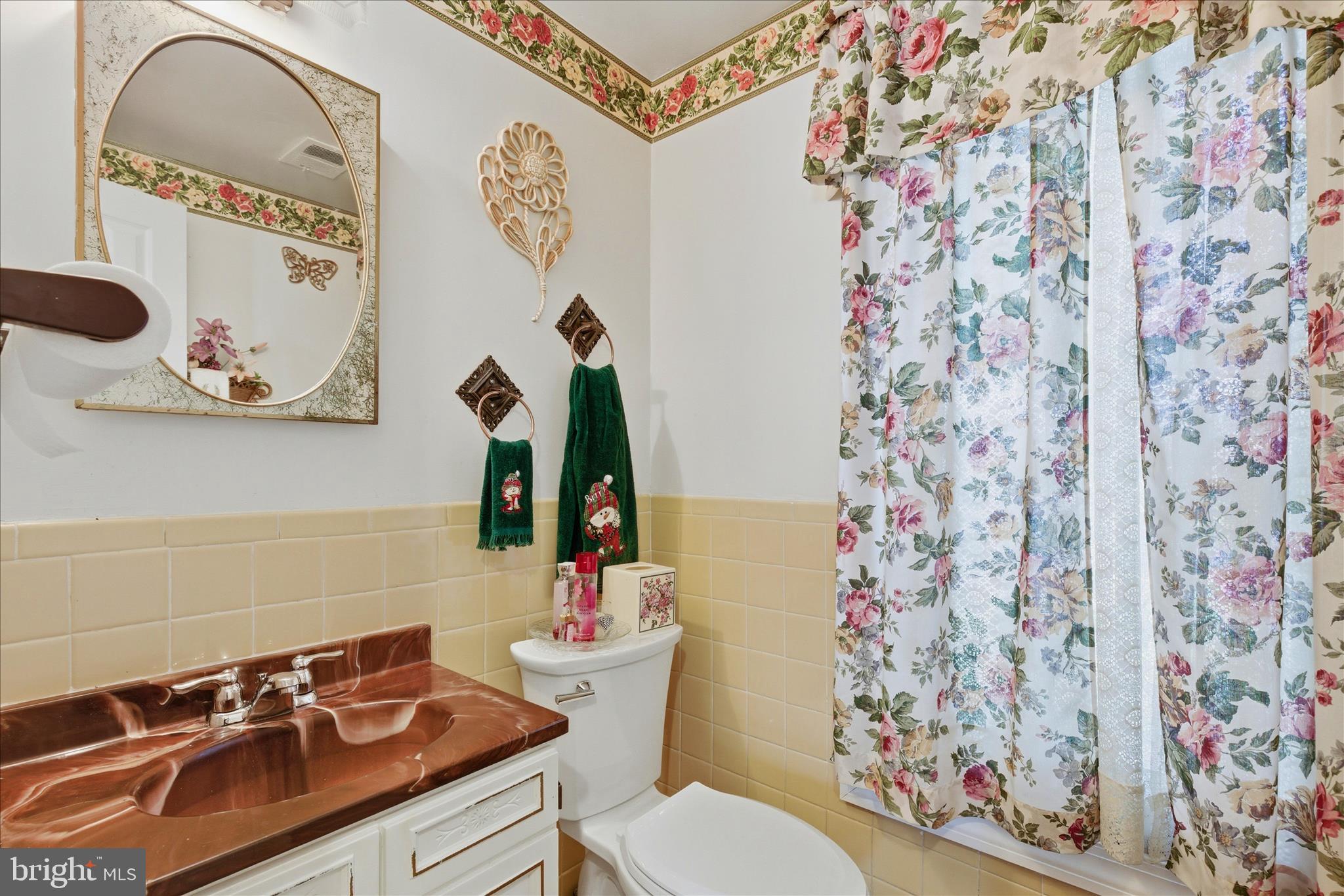 FAIRFIELD KNOLLS - Residential