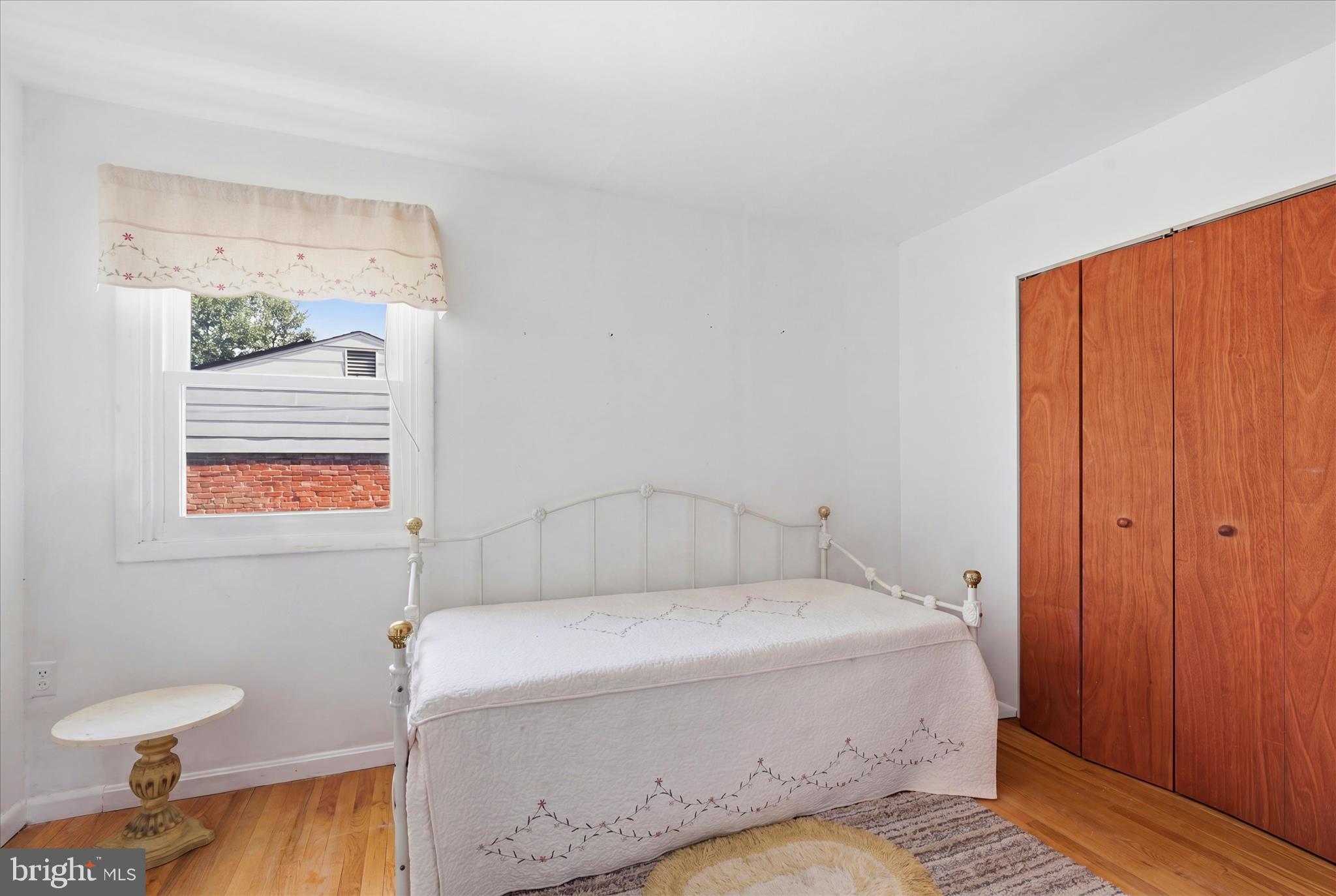 FAIRFIELD KNOLLS - Residential