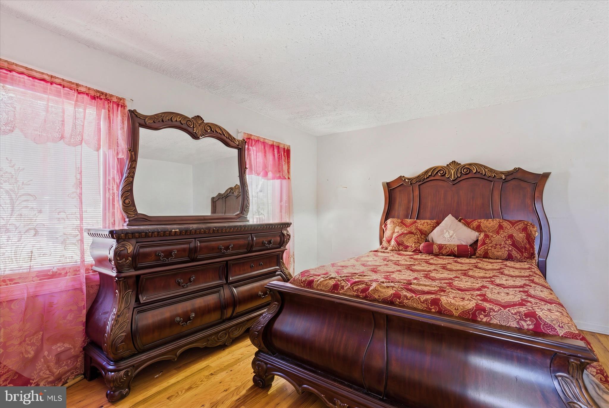 FAIRFIELD KNOLLS - Residential