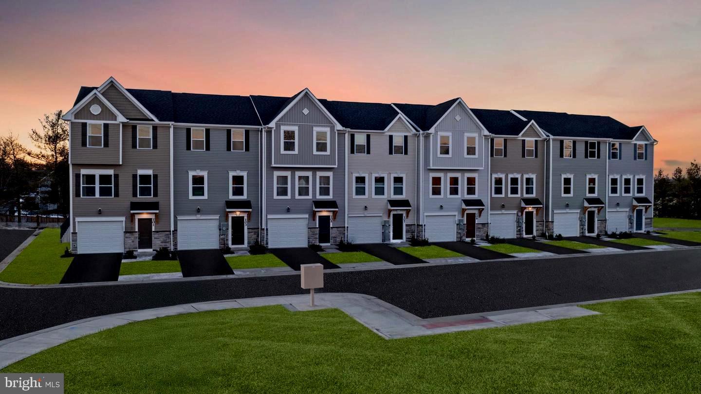 HUNTWELL WEST - Residential