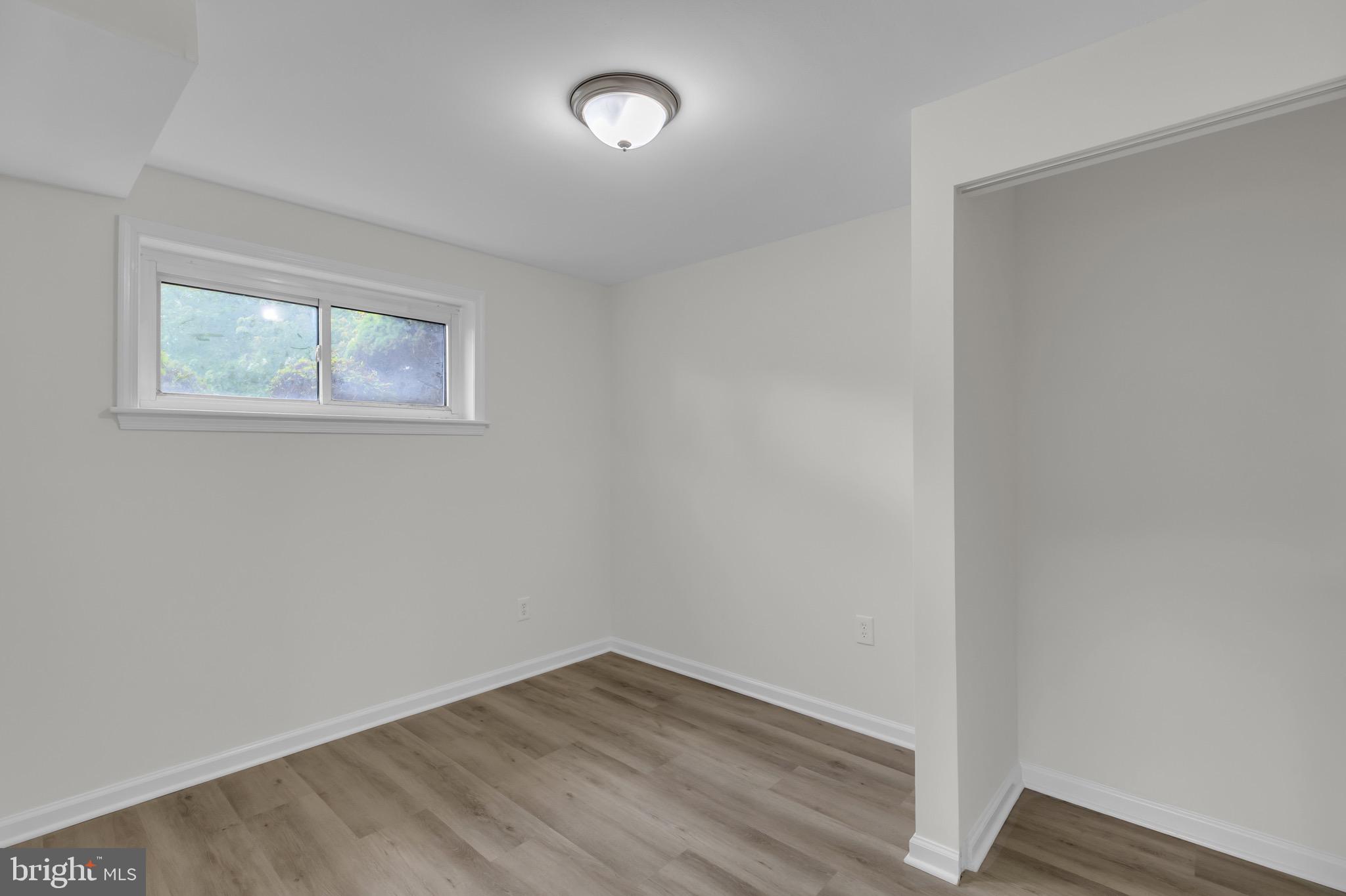 LYNBROOK - Residential