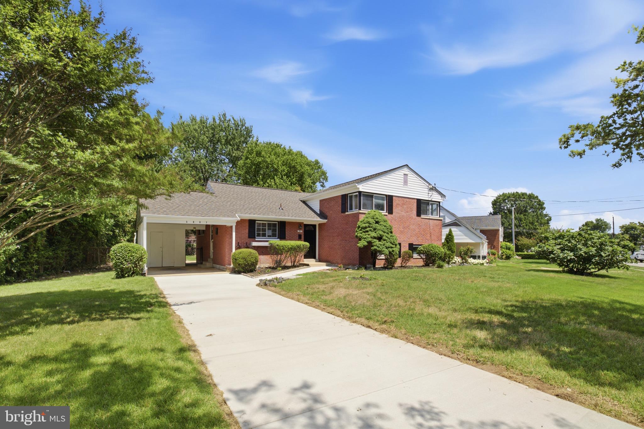 LYNBROOK - Residential