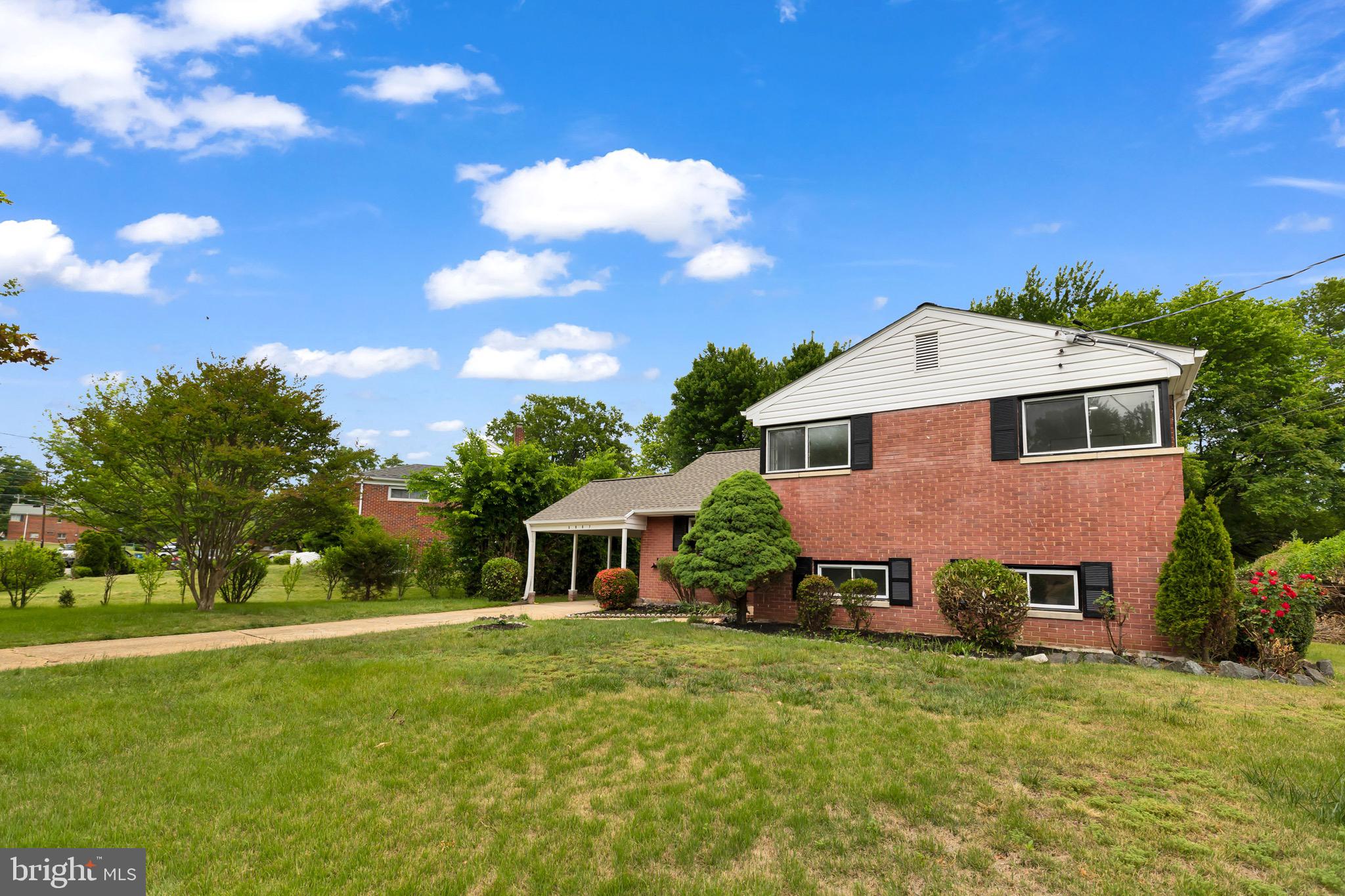 LYNBROOK - Residential