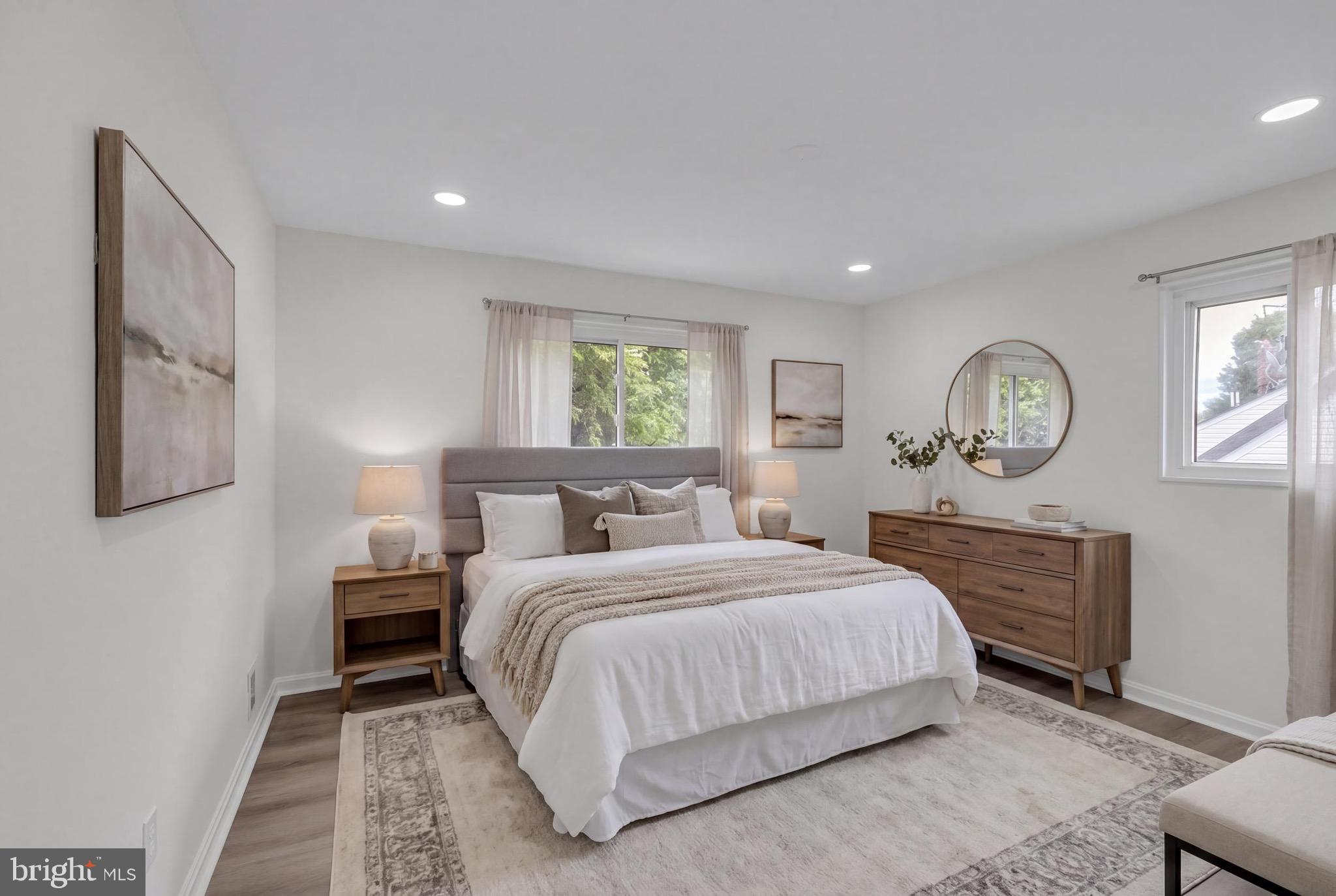 LYNBROOK - Residential