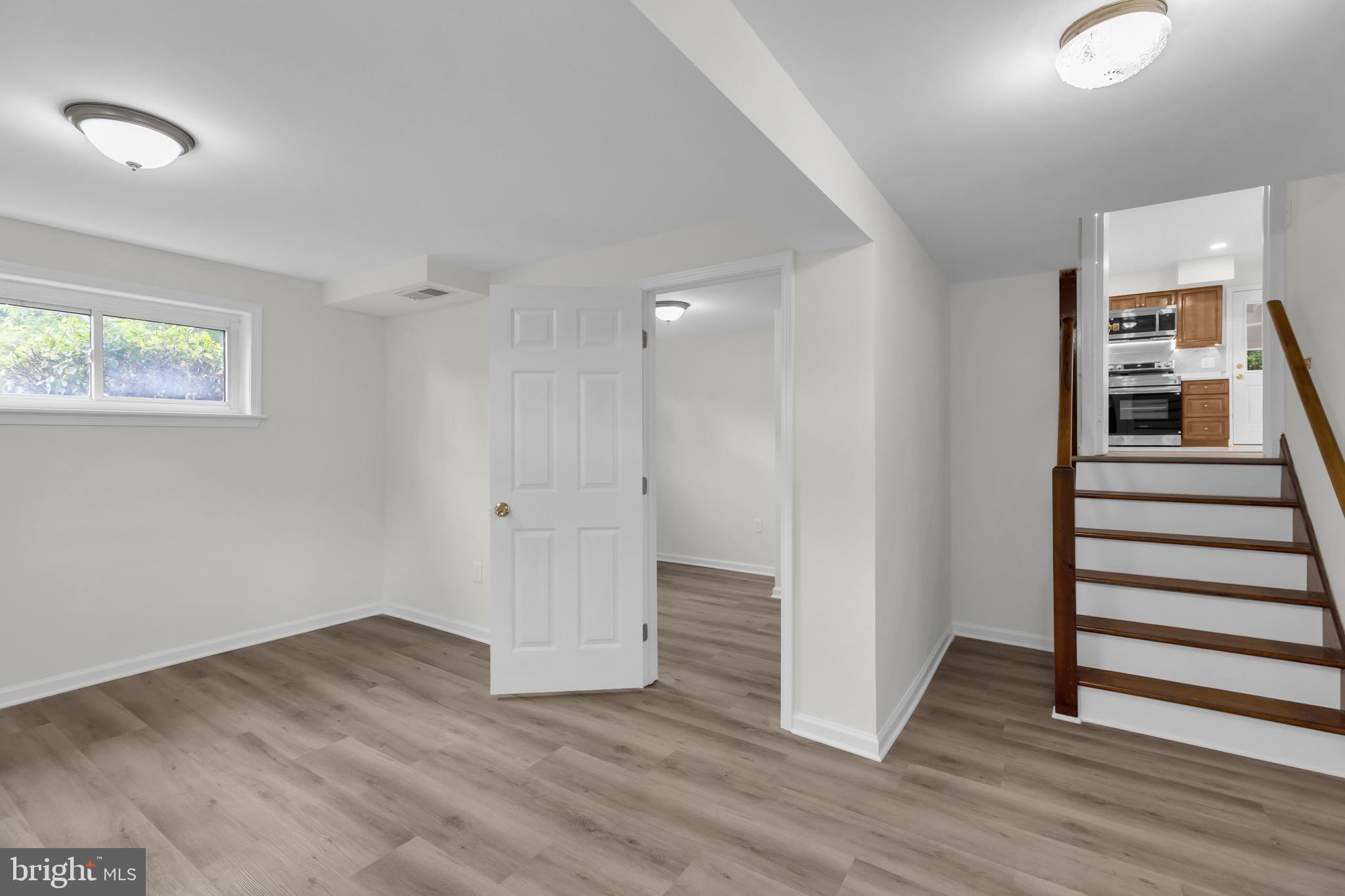 LYNBROOK - Residential