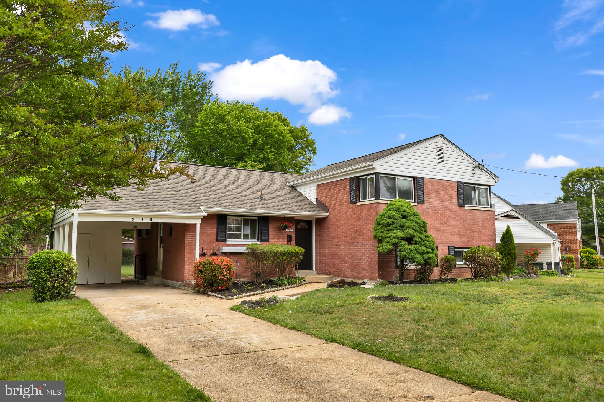 LYNBROOK - Residential