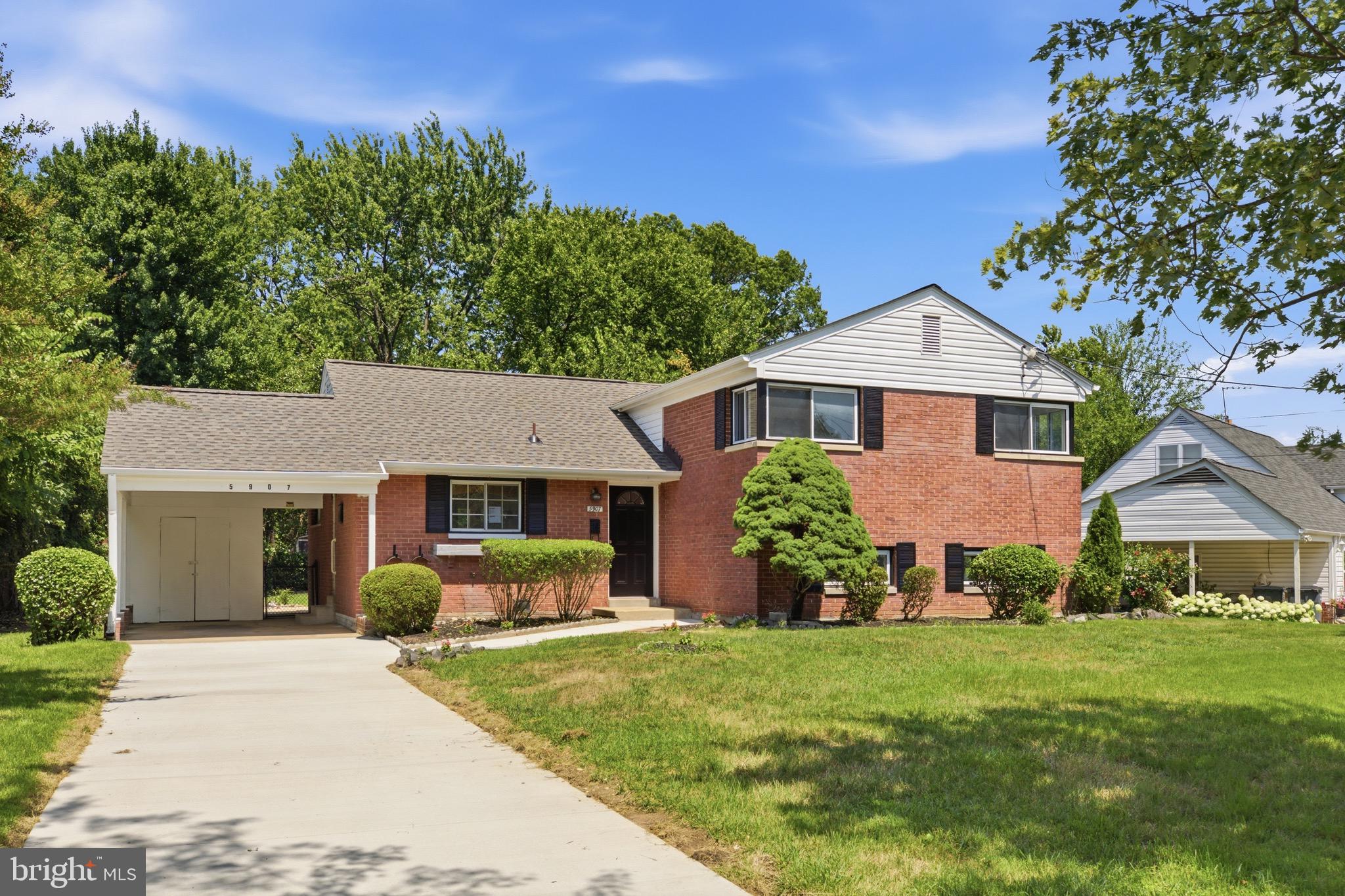 LYNBROOK - Residential