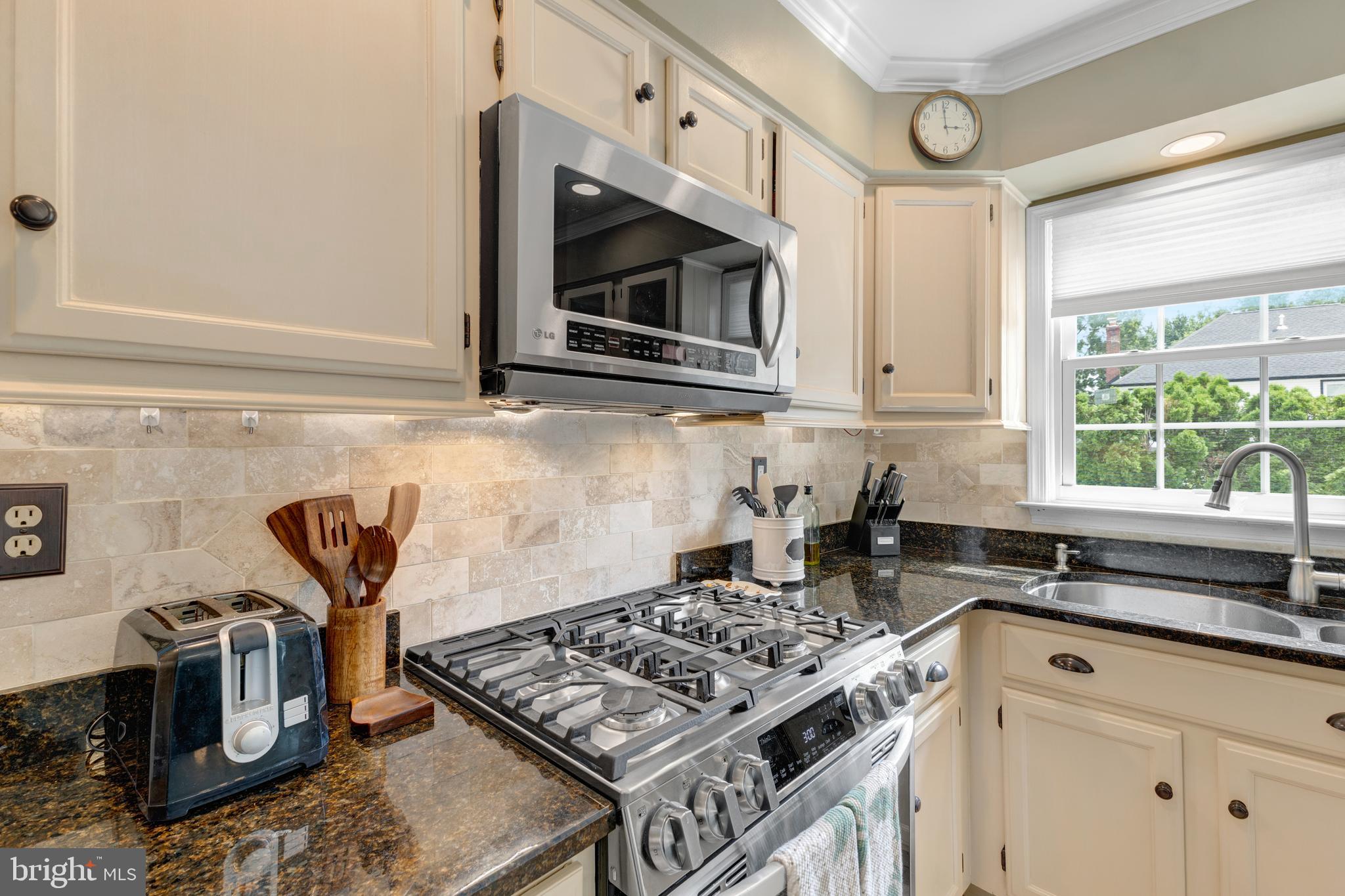 LAUREL OAKS - Residential