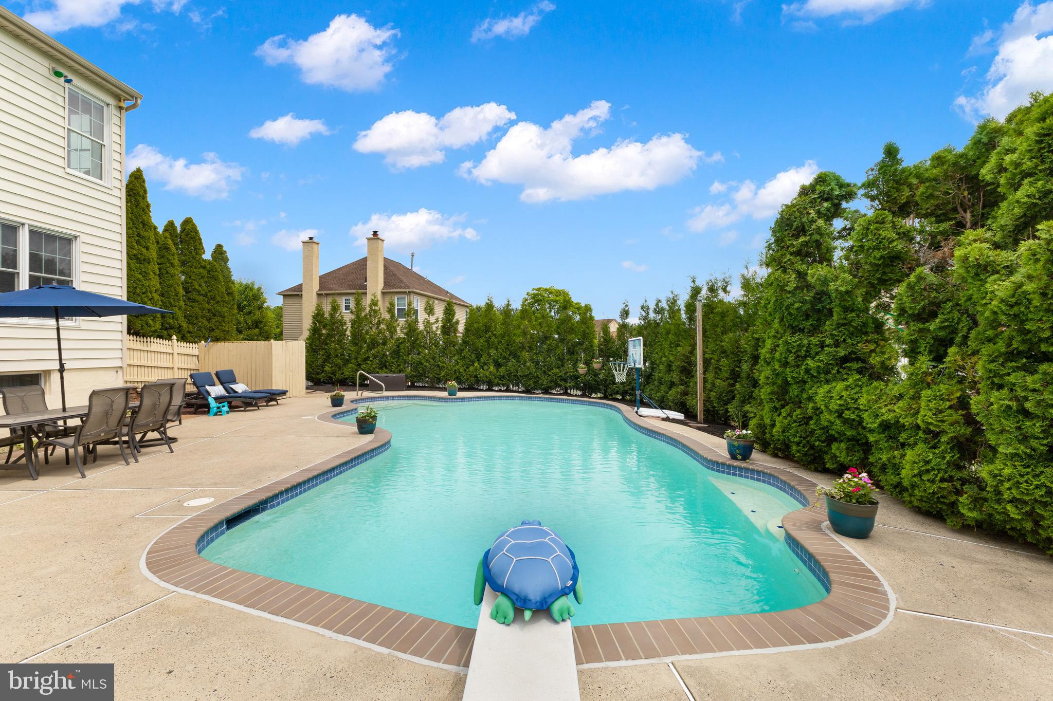 LAUREL OAKS - Residential