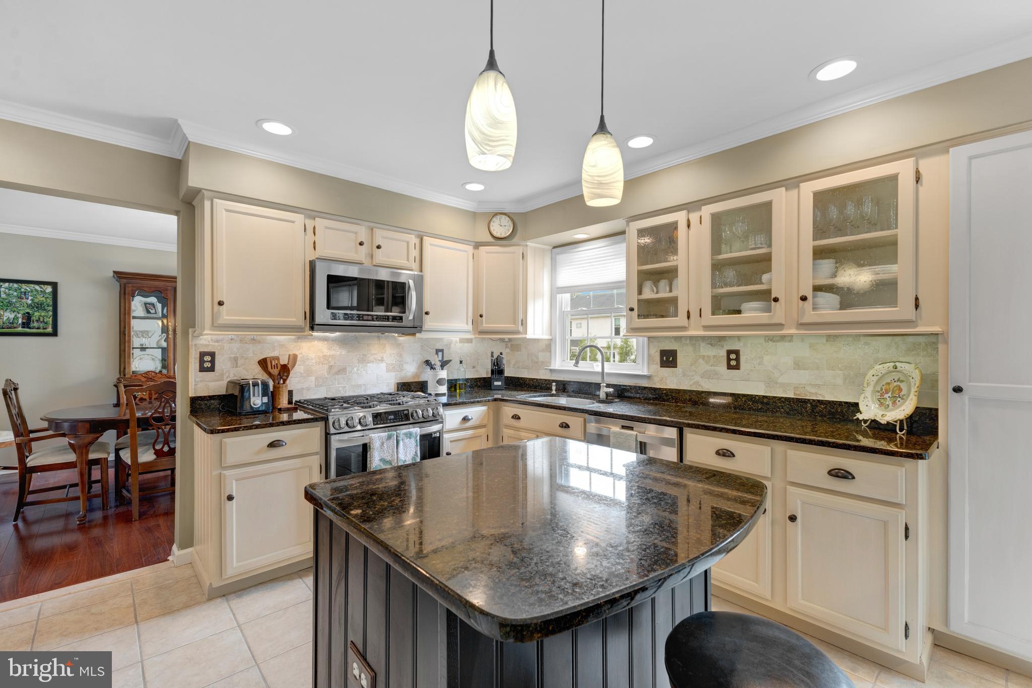 LAUREL OAKS - Residential