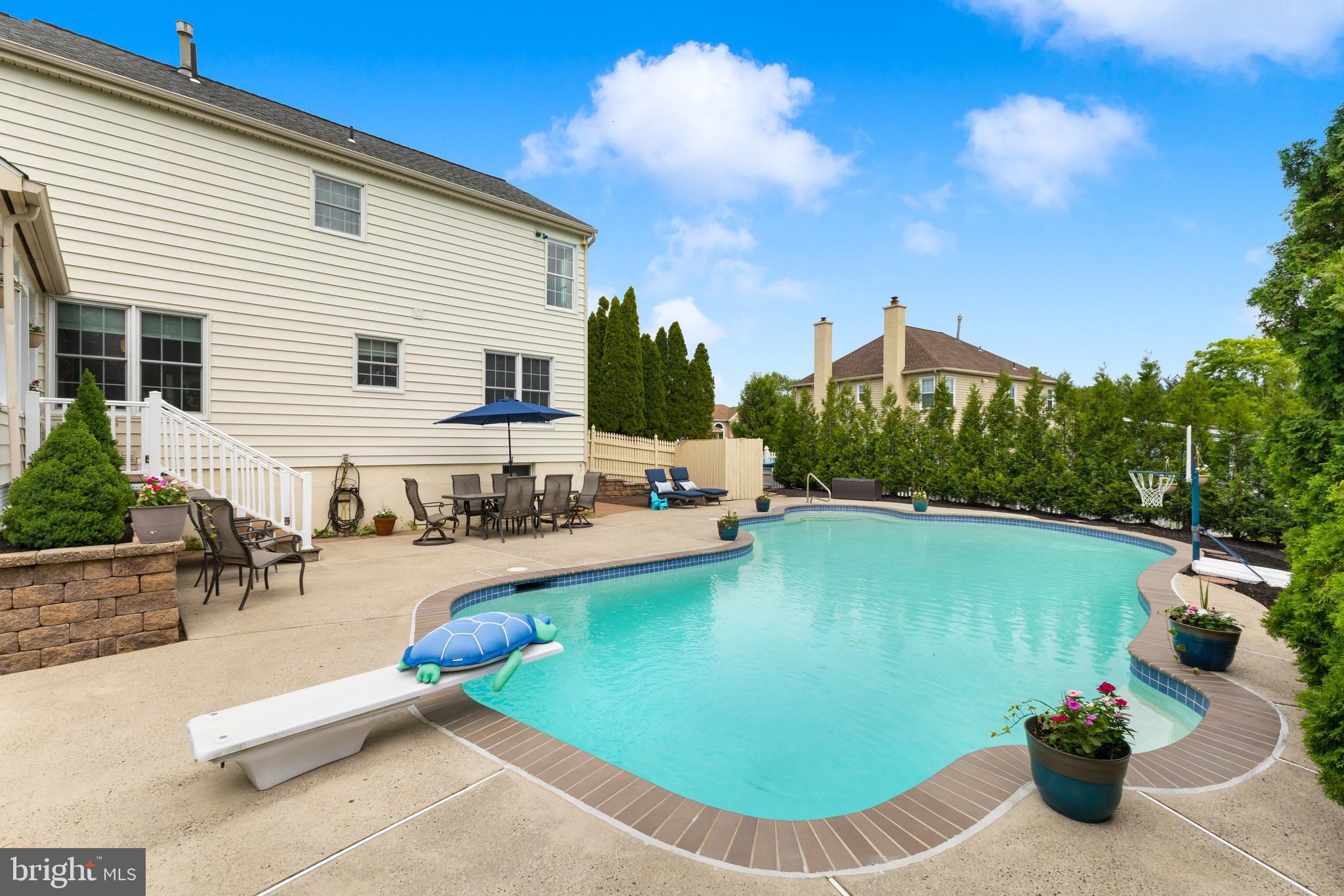 LAUREL OAKS - Residential