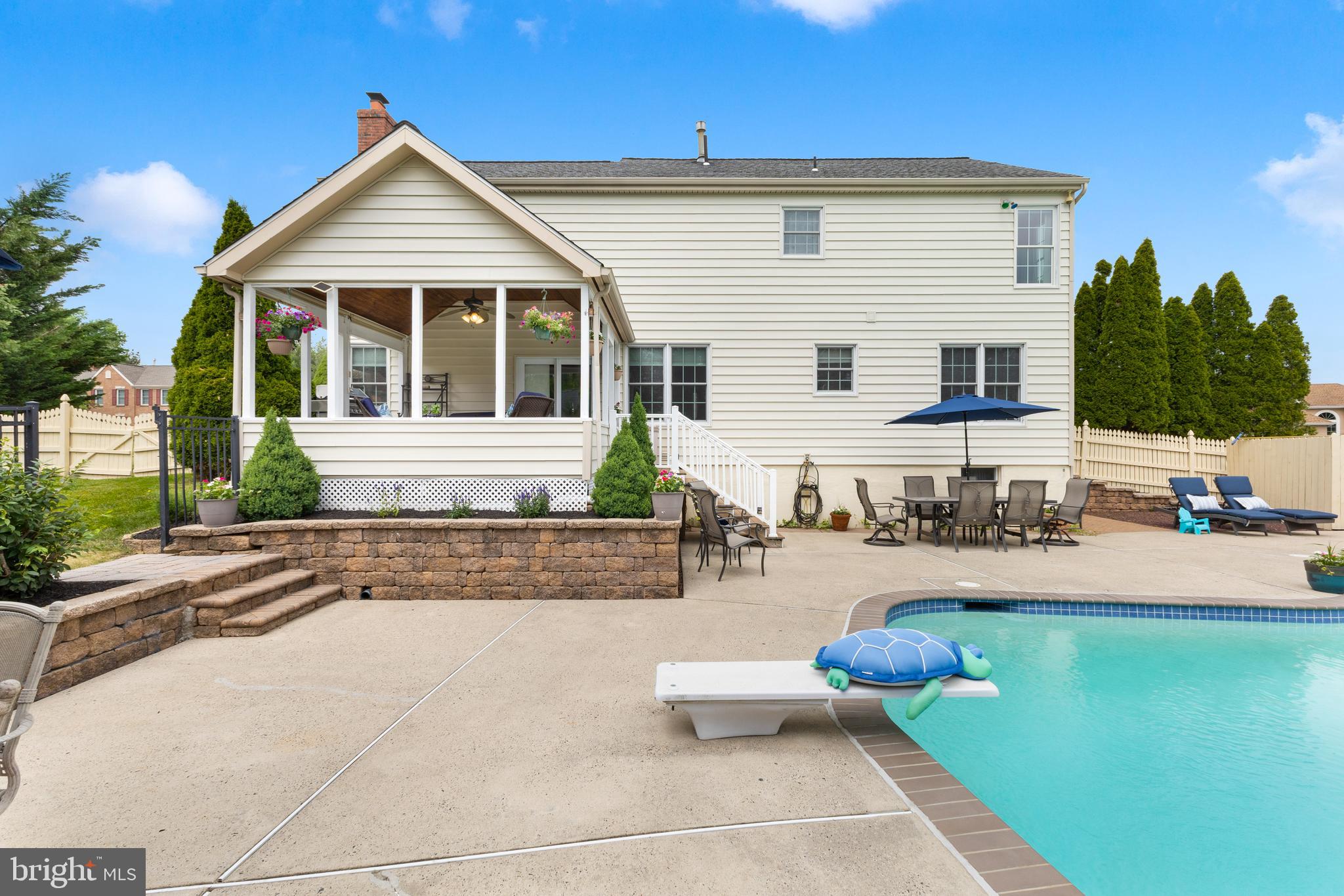 LAUREL OAKS - Residential