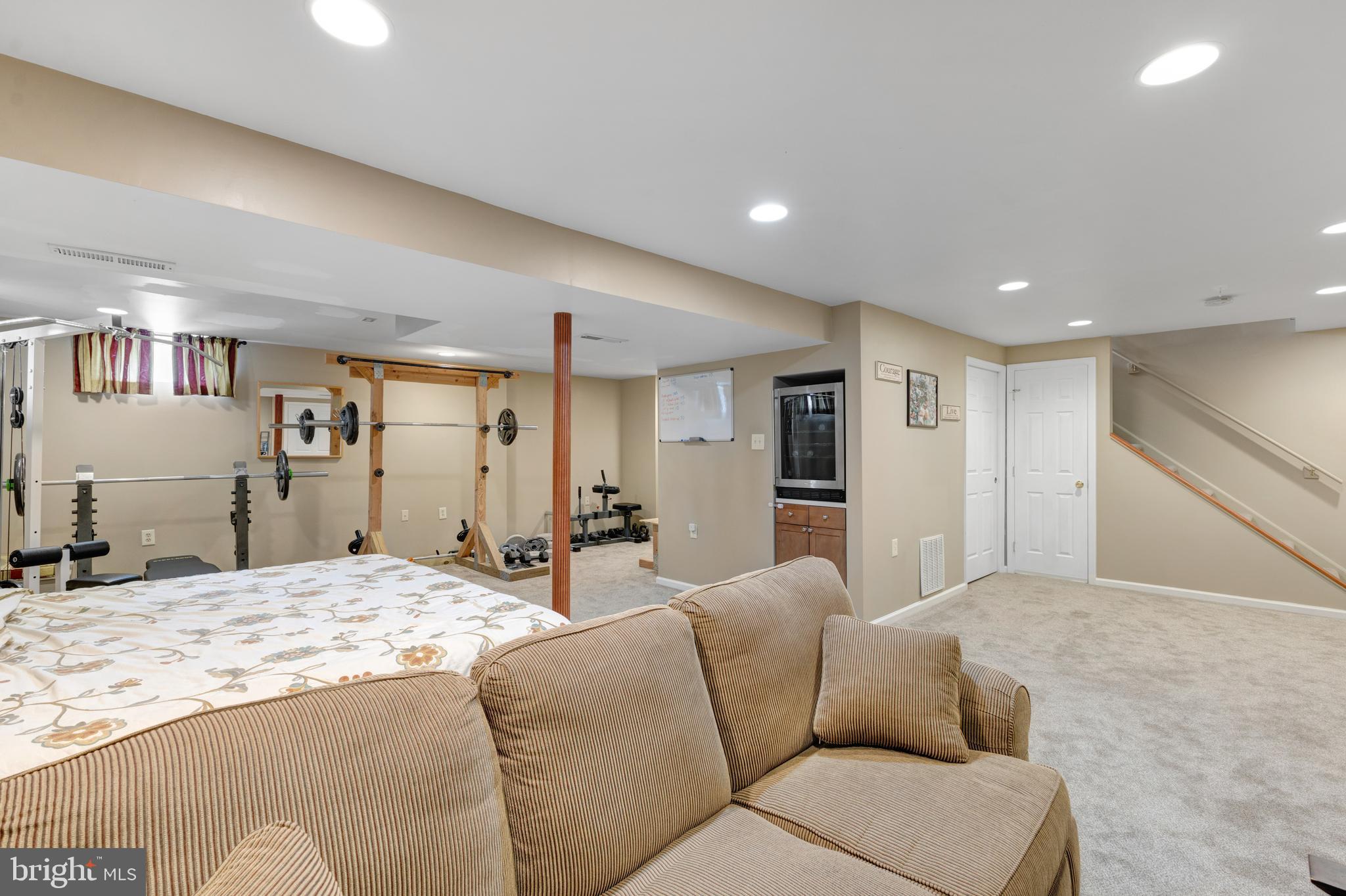LAUREL OAKS - Residential