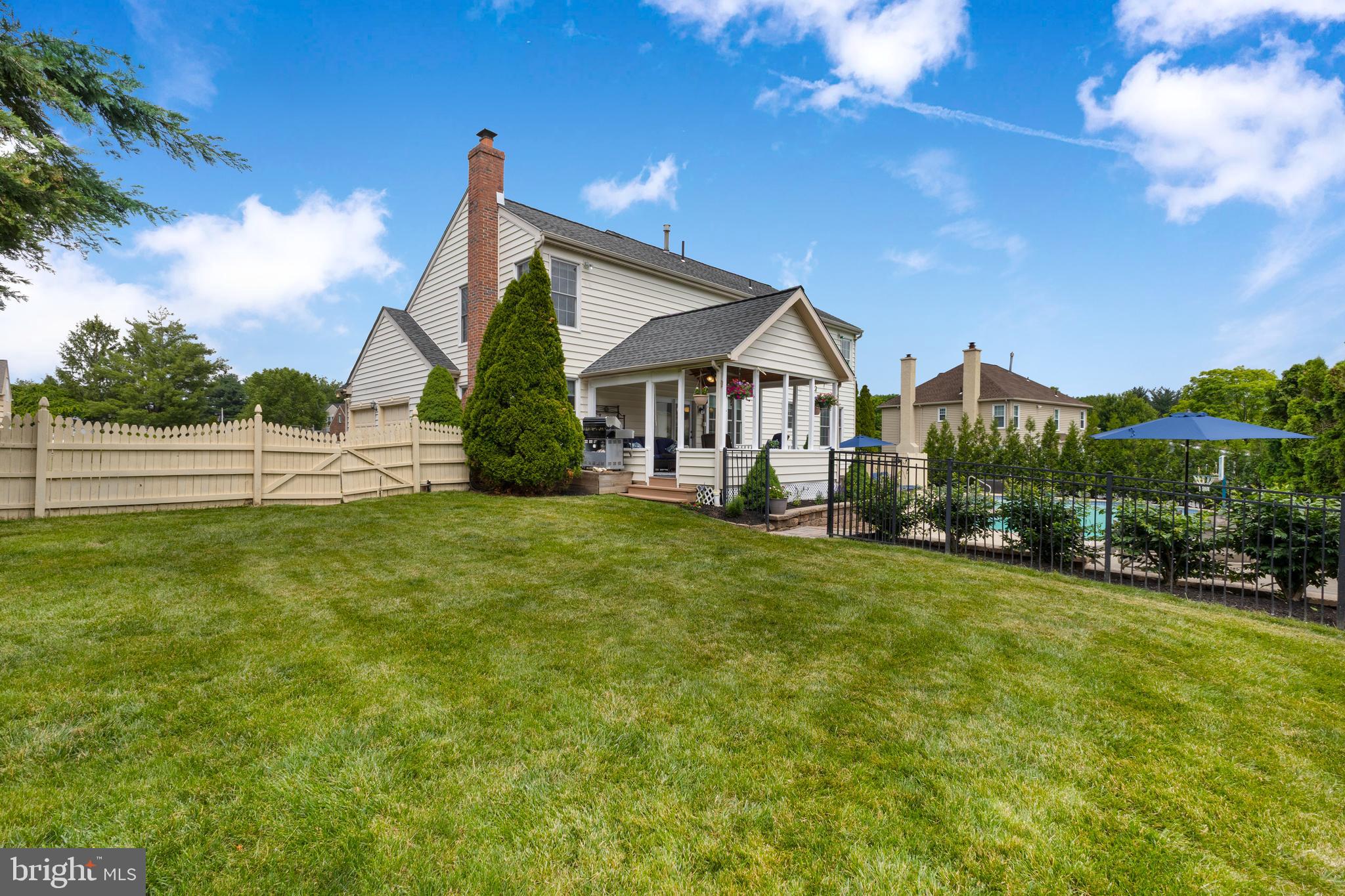 LAUREL OAKS - Residential