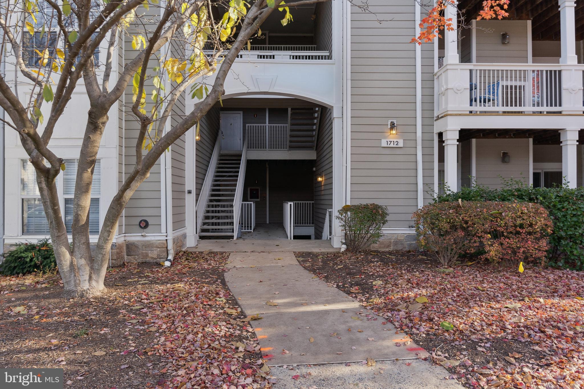 EDGEWATER AT TOWN CENTER - Residential