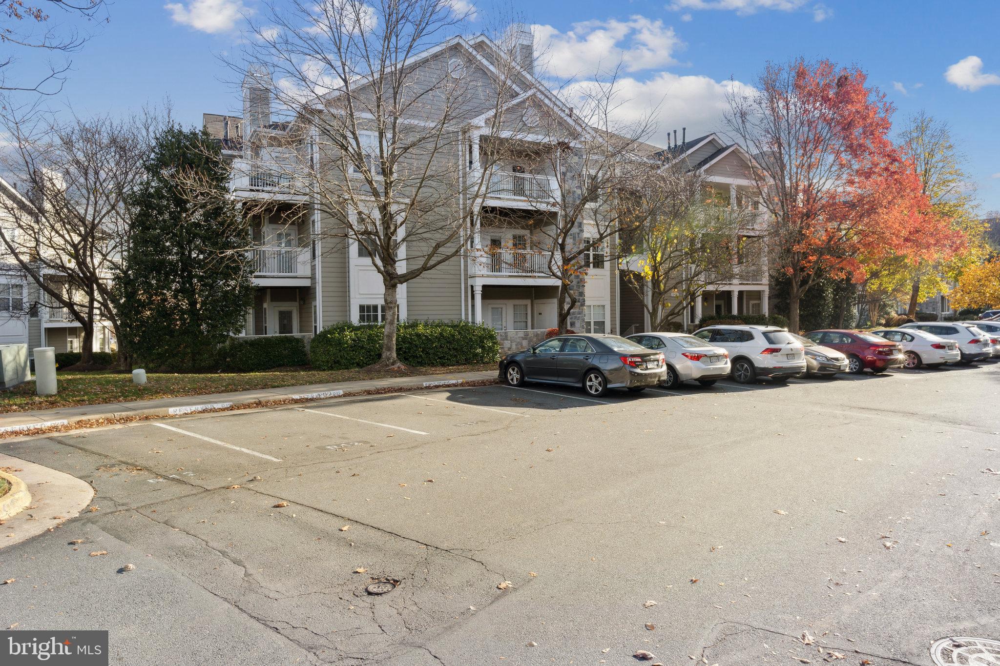 EDGEWATER AT TOWN CENTER - Residential