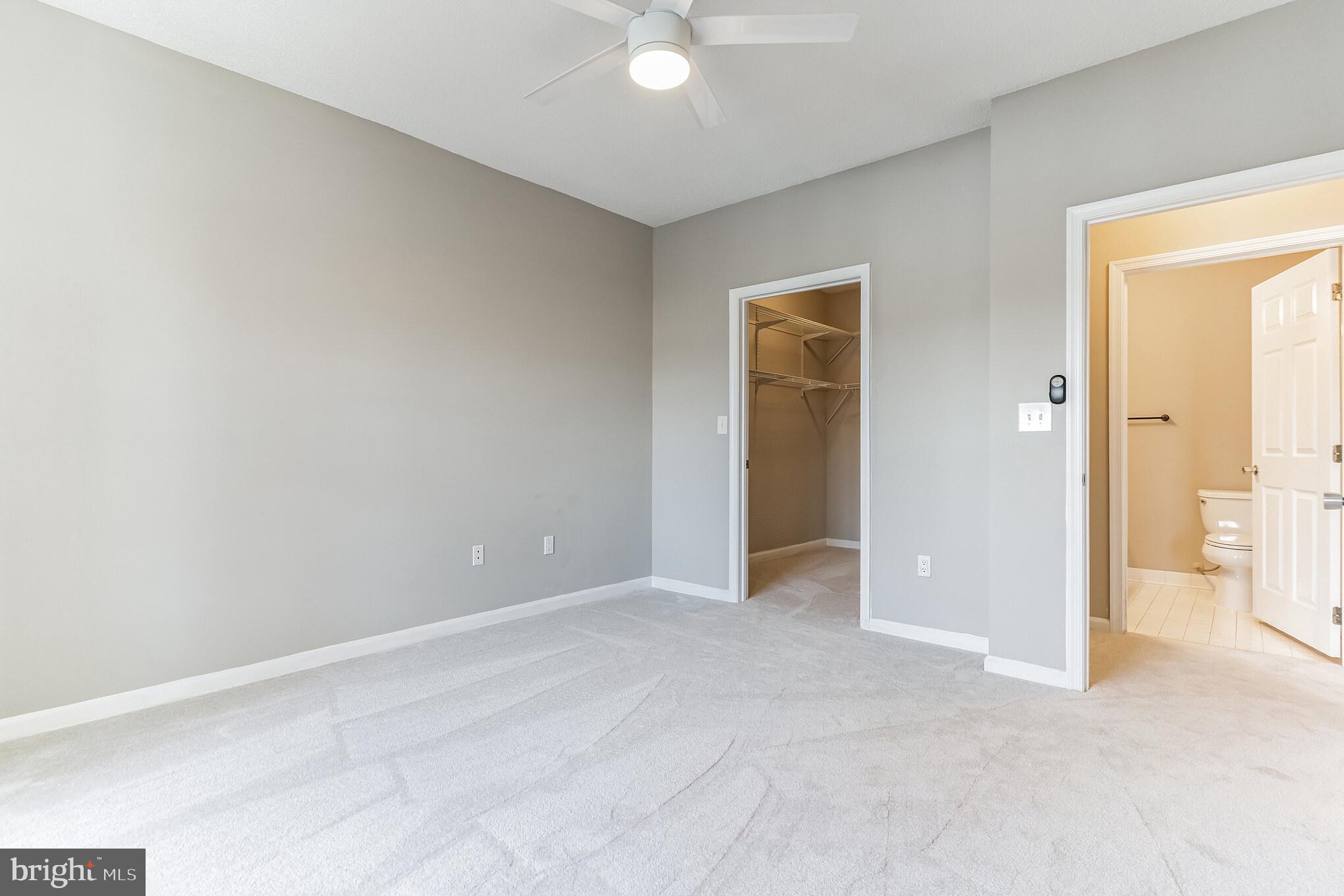 EDGEWATER AT TOWN CENTER - Residential