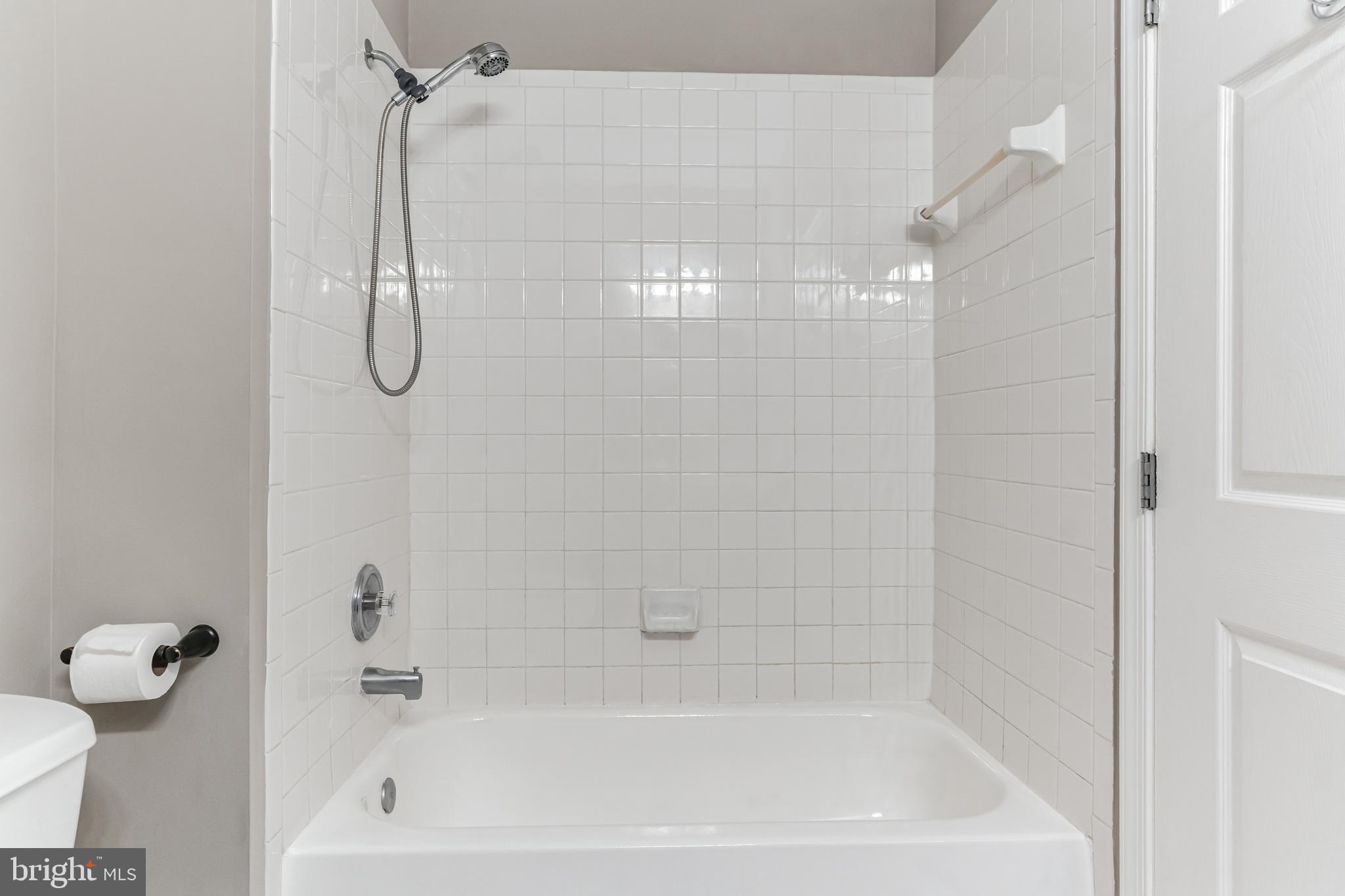 EDGEWATER AT TOWN CENTER - Residential