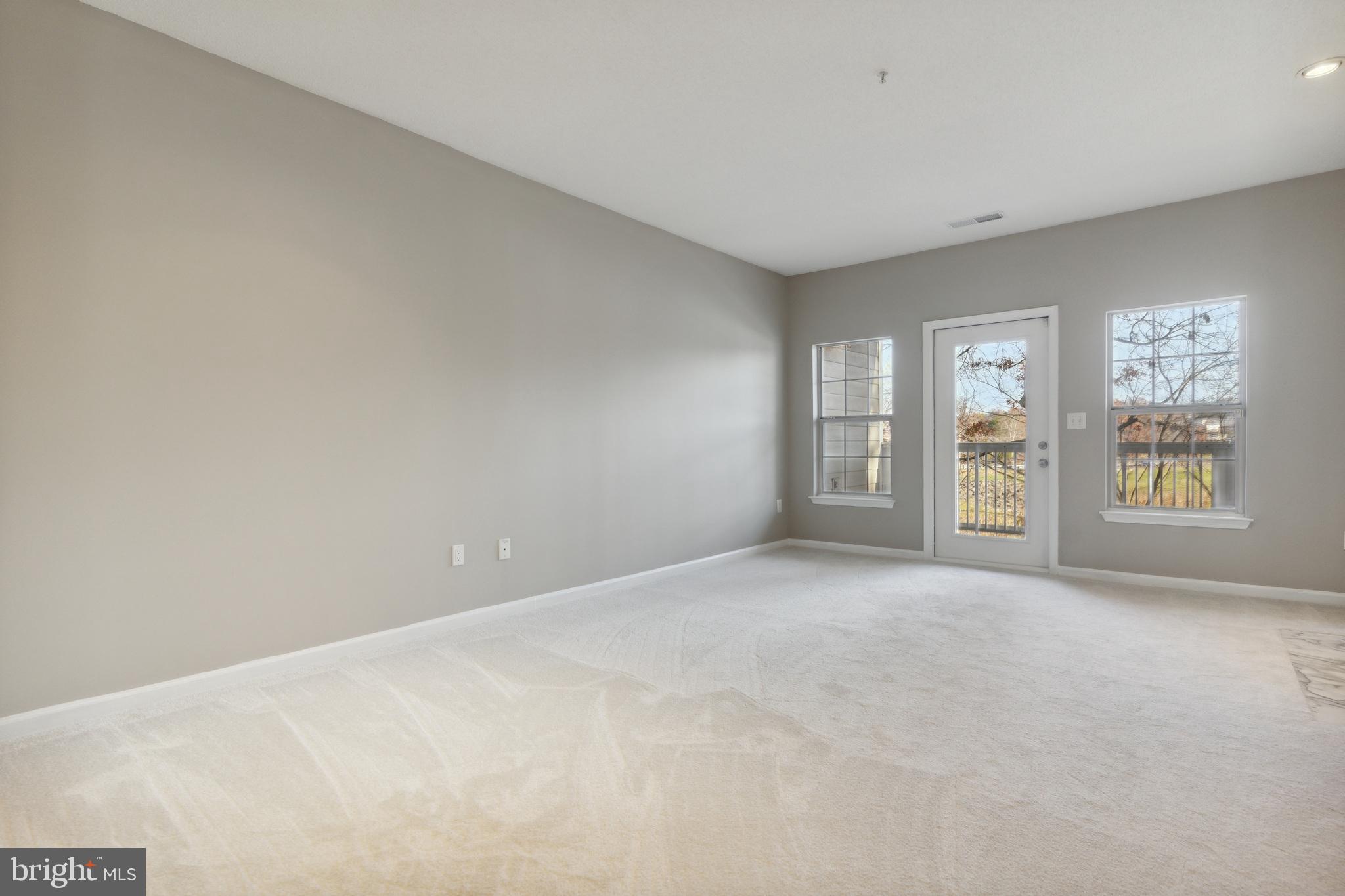 EDGEWATER AT TOWN CENTER - Residential