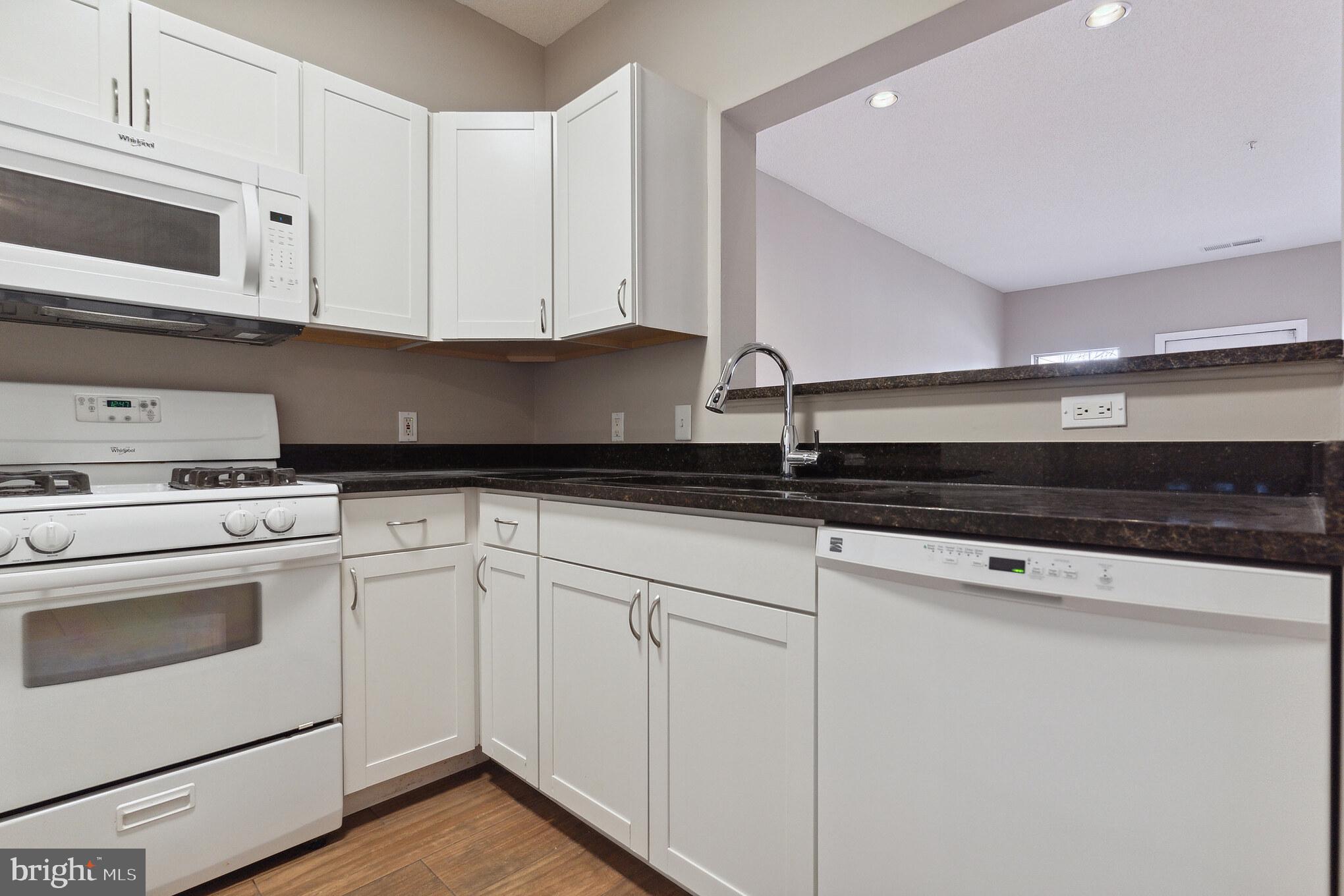 EDGEWATER AT TOWN CENTER - Residential